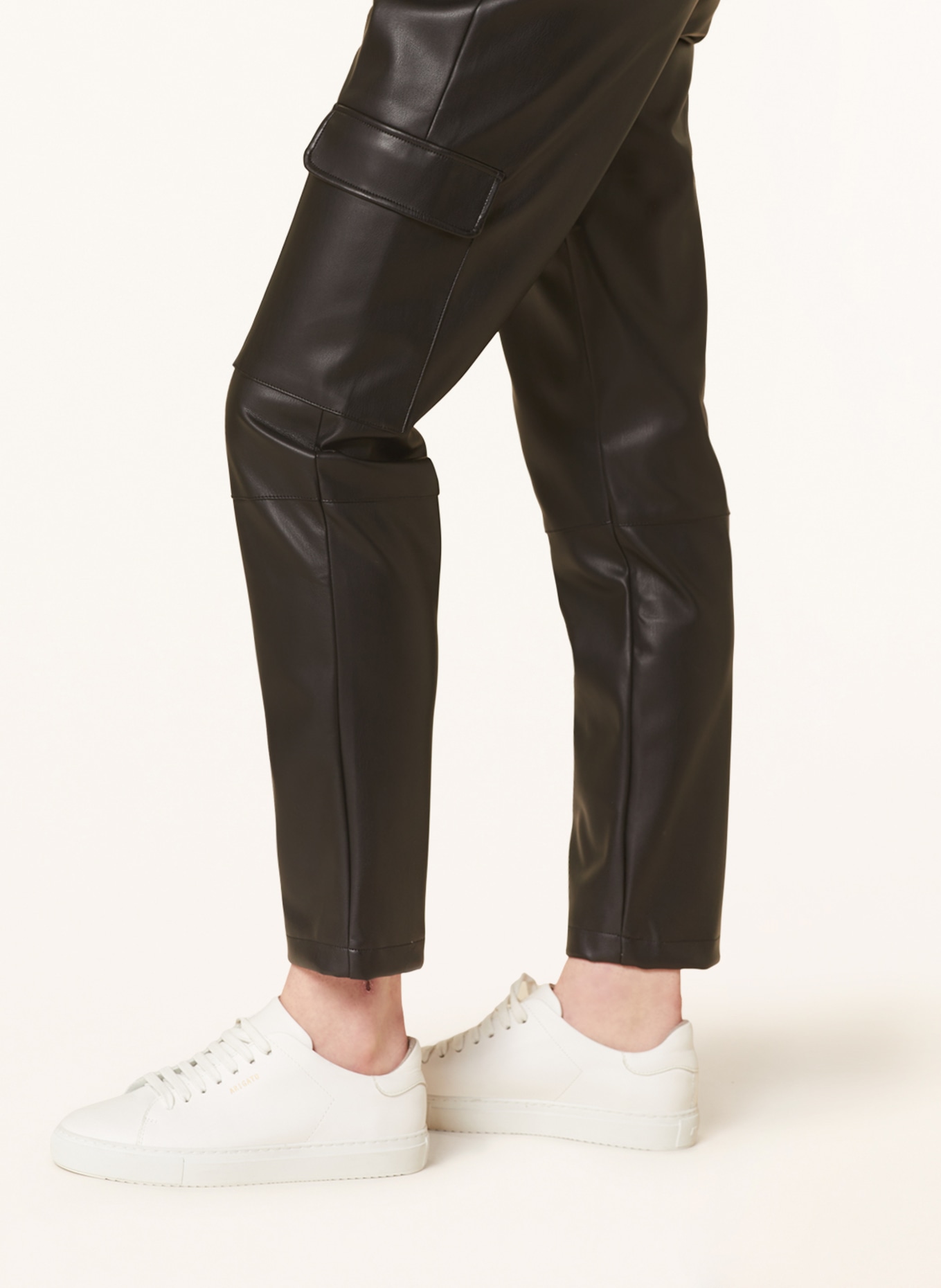 darling harbour Pants in jogger style in leather look, Color: SCHWARZ (Image 5)
