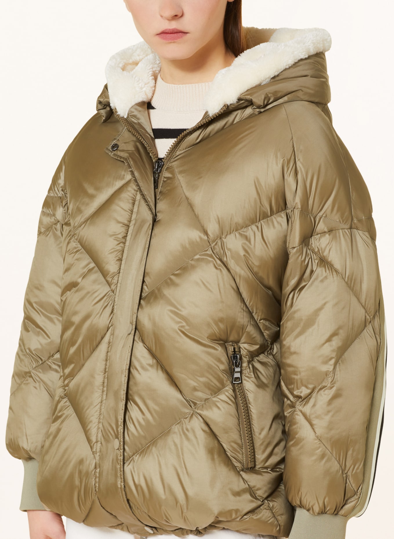 No.1 Como Oversized quilted jacket LENA with tuxedo stripes, Color: OLIVE (Image 5)