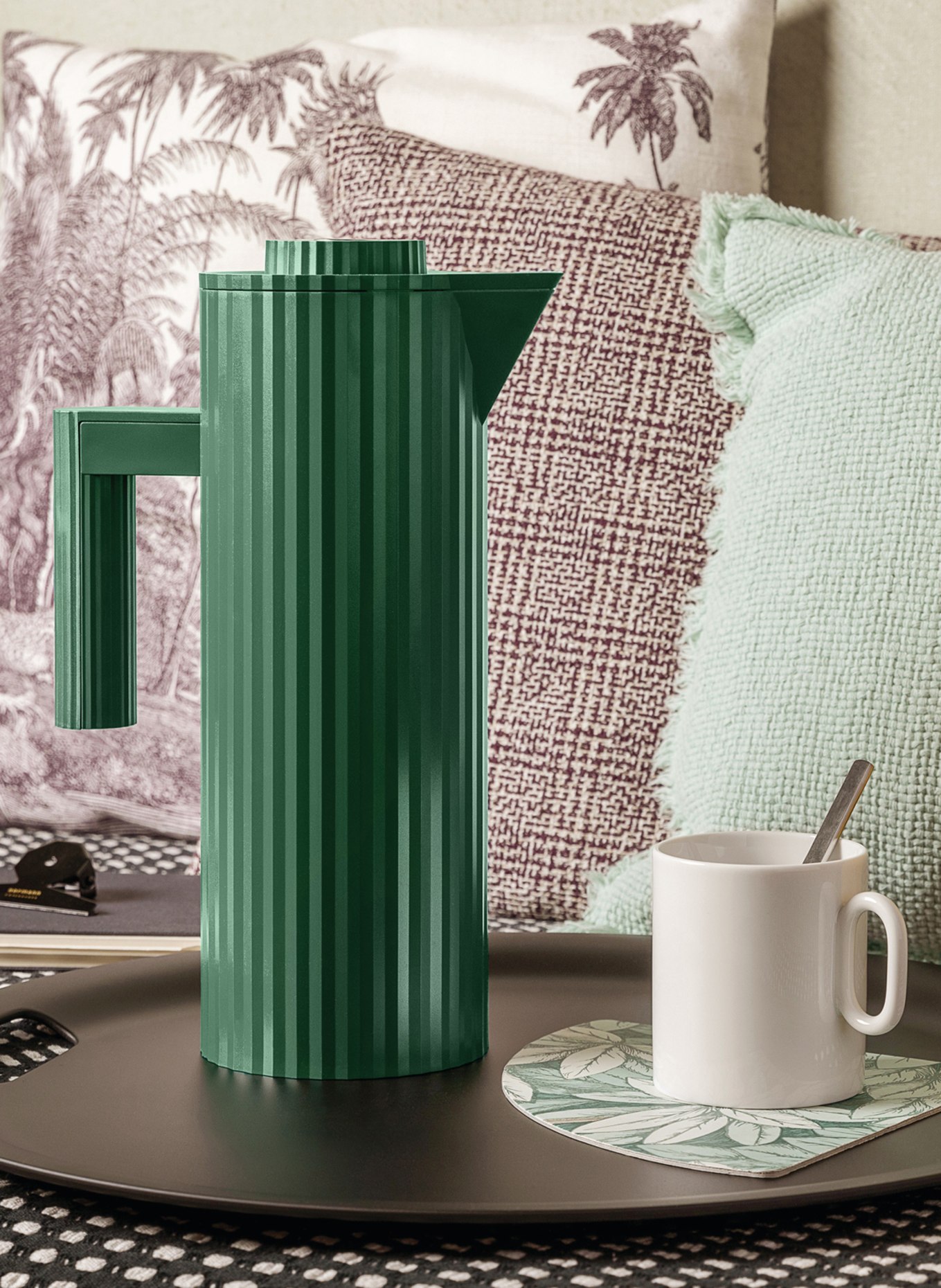 ALESSI Thermally insulated jug PLISSÈ, Color: DARK GREEN (Image 3)