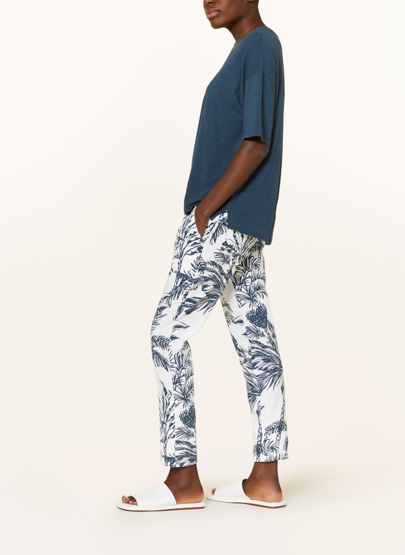 Juvia Sweatpants CATHY, Color: WHITE/ DARK BLUE (Image 4)