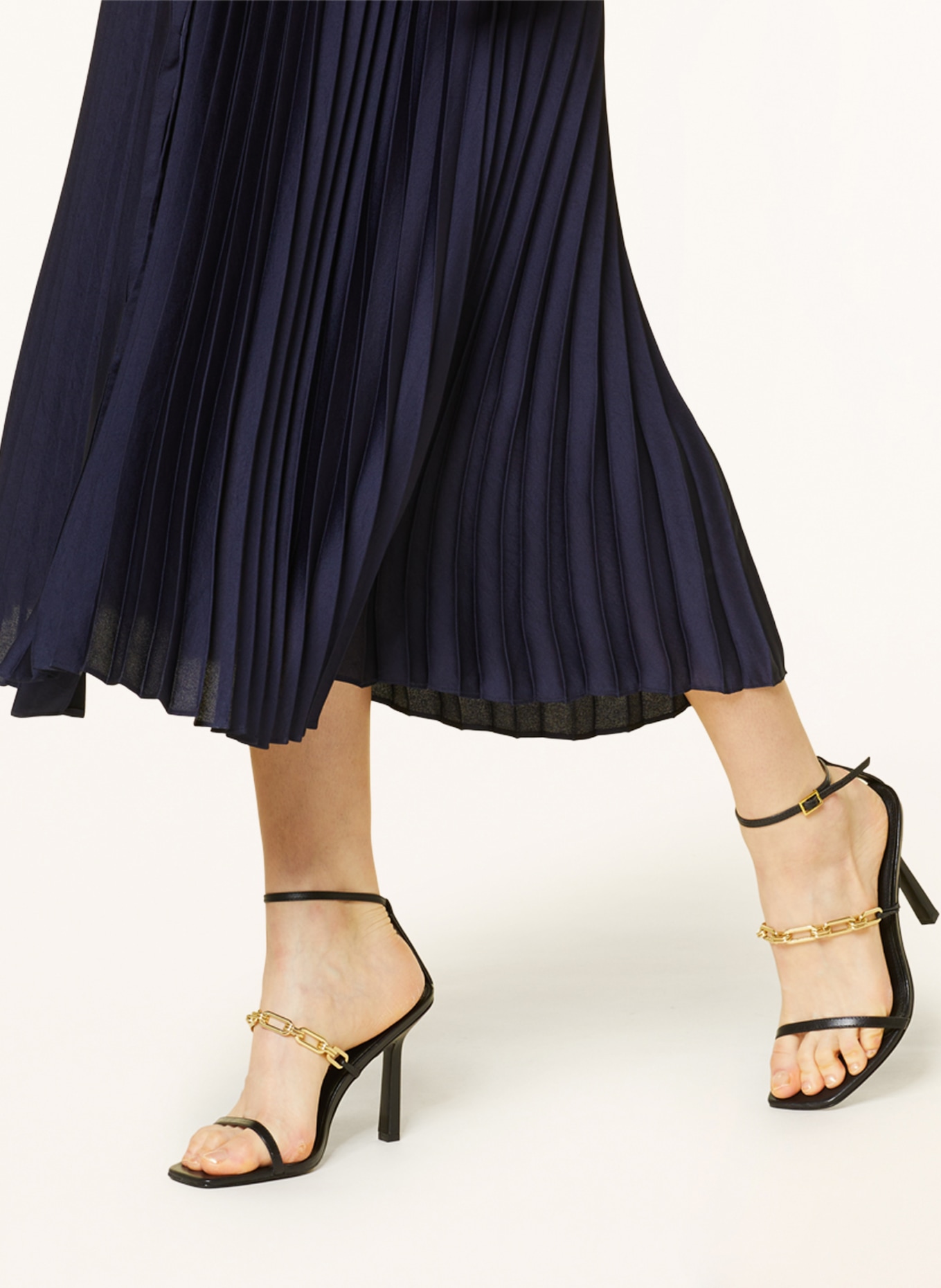 VINCE Pleated dress made of satin, Color: DARK BLUE (Image 4)