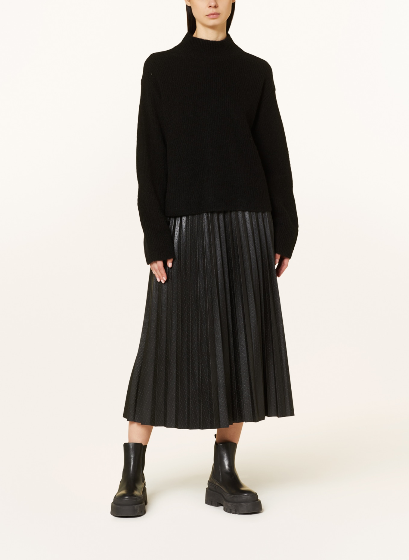 BOSS Pleated skirt VEPLIKA in leather look, Color: BLACK (Image 2)