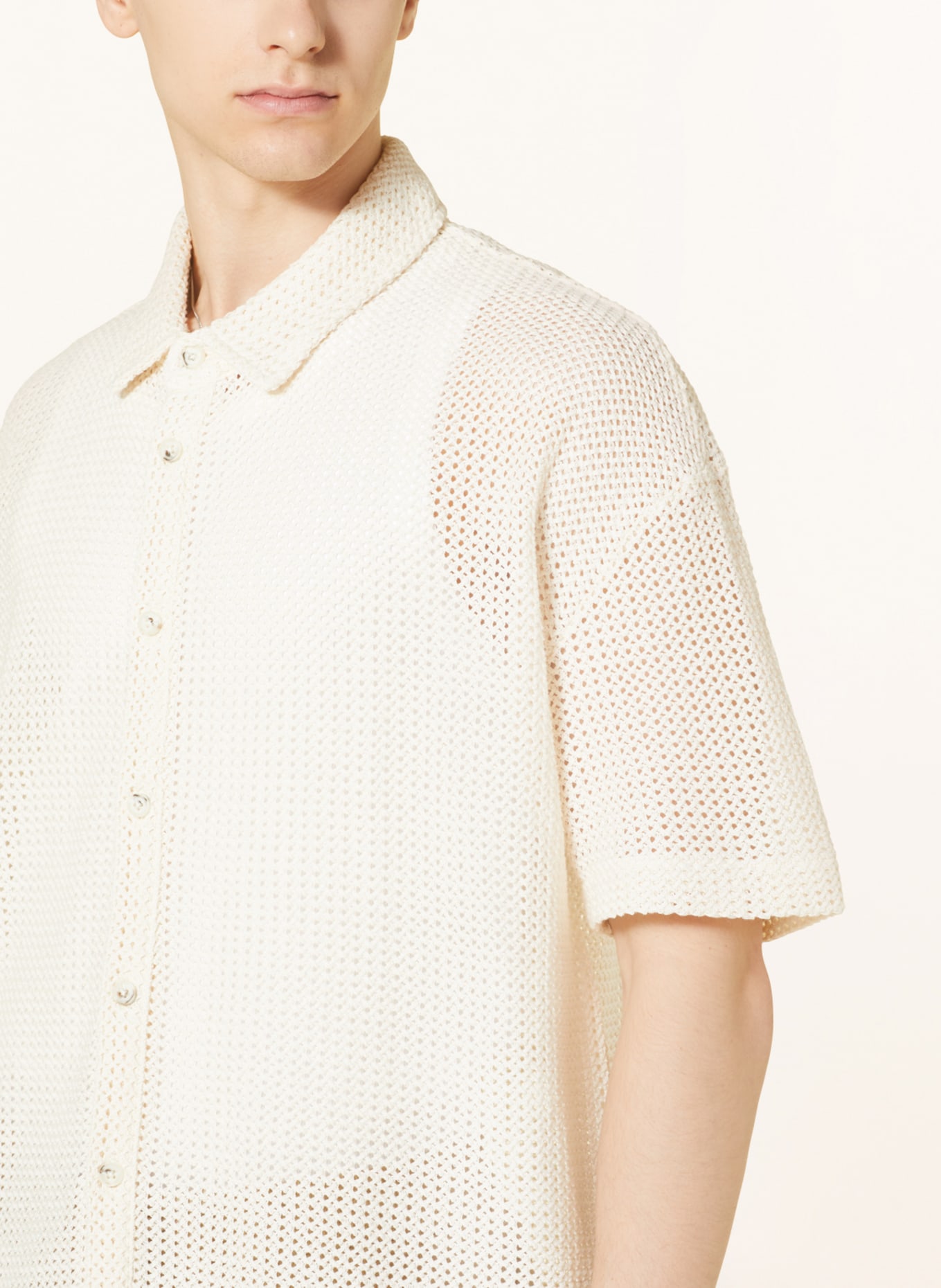 ALLSAINTS Kurzarm-Hemd MUNROSE Comfort Fit aus Strick, Farbe: WEISS (Bild 4)