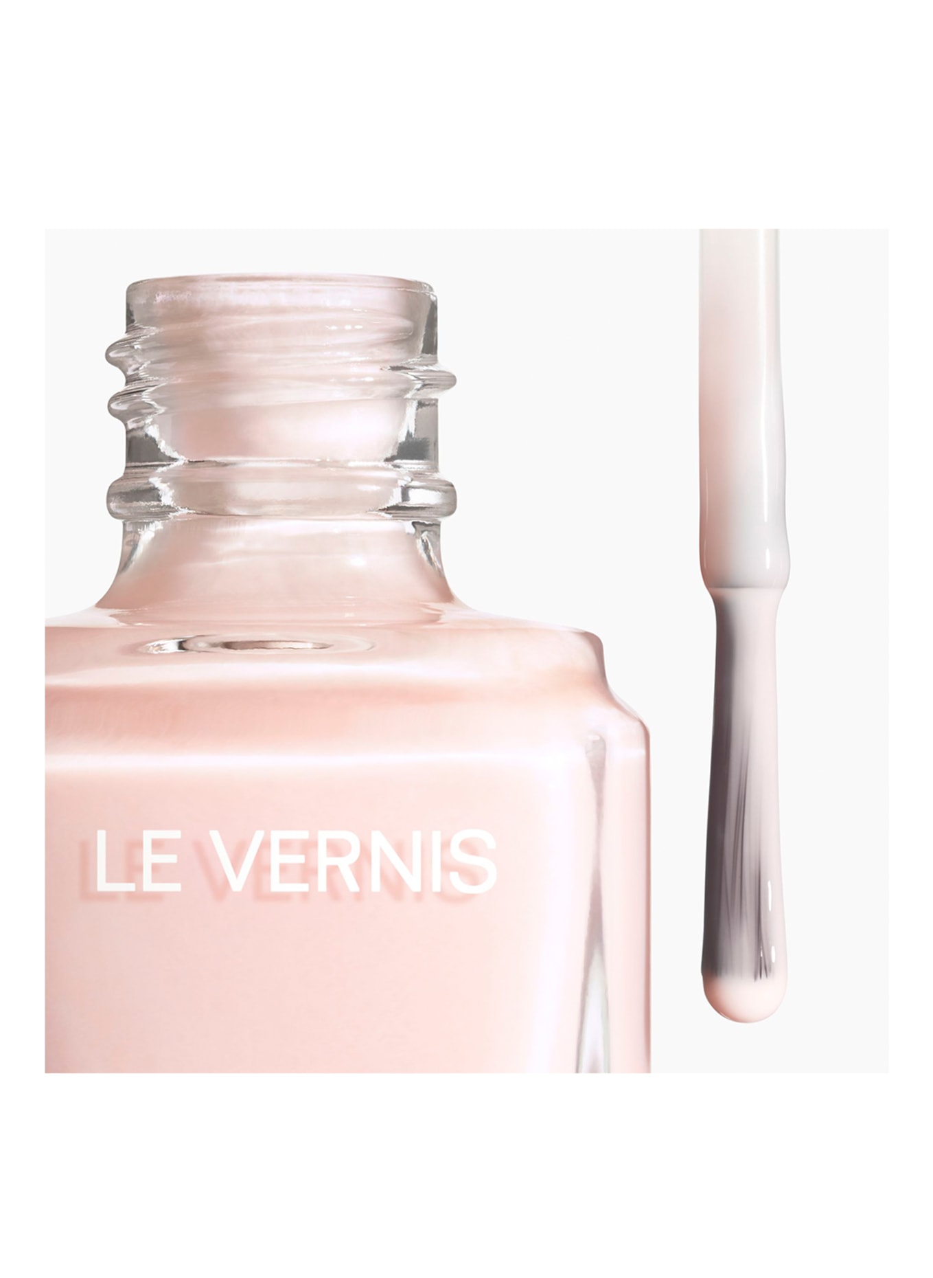 CHANEL LE VERNIS: 111 BALLERINA