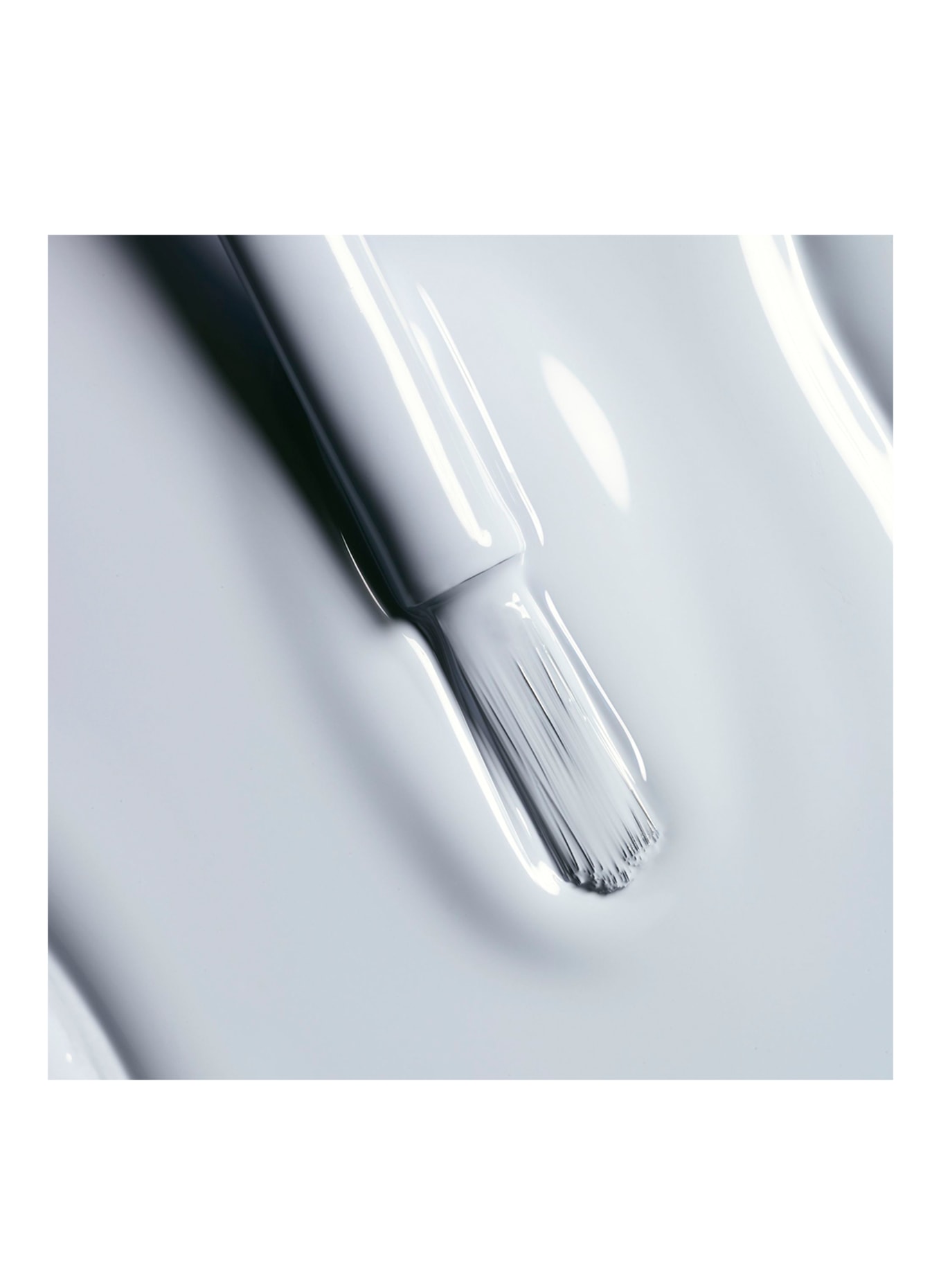 CHANEL LE VERNIS: 125 MUSE