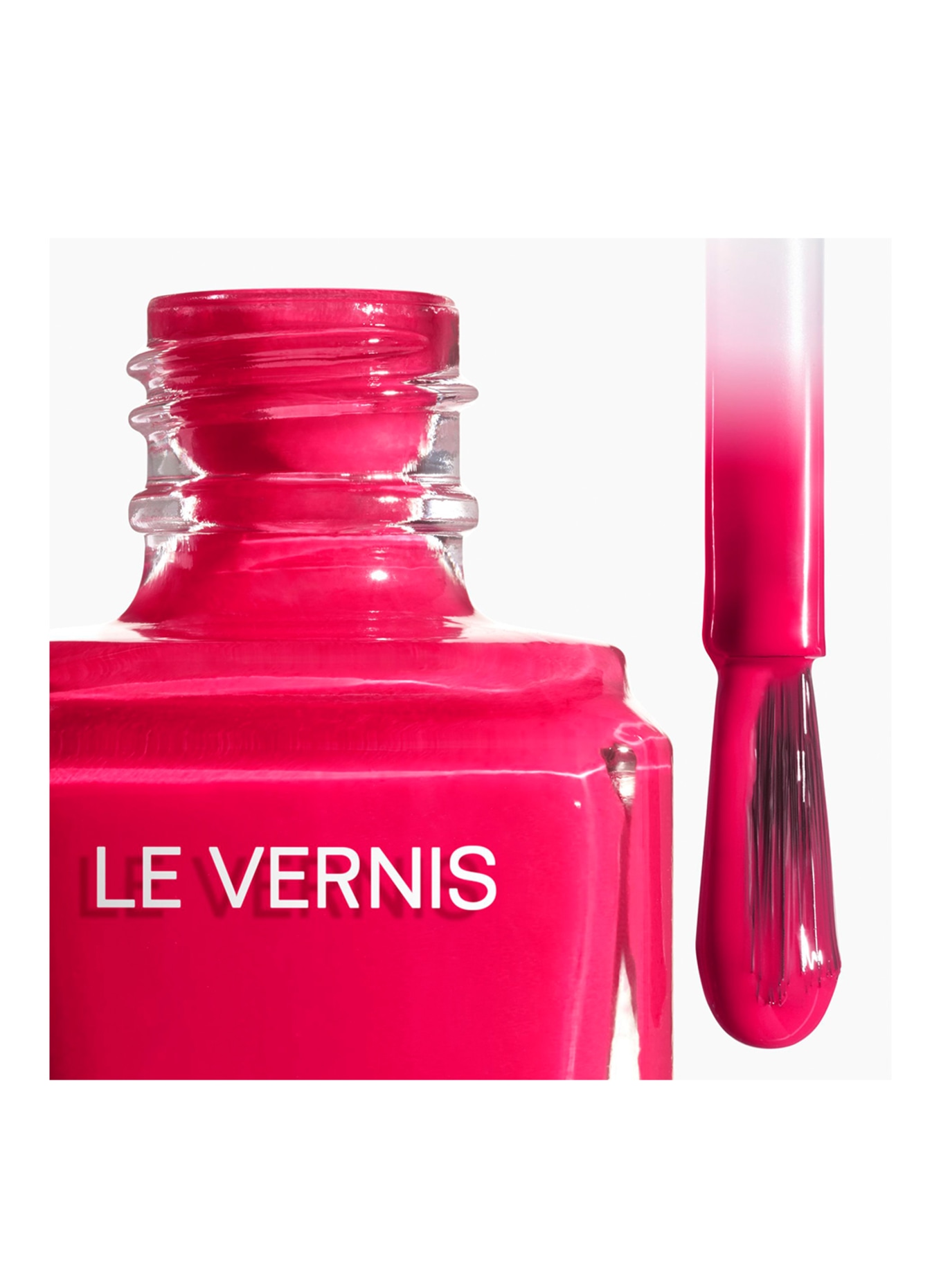 CHANEL LE VERNIS: 143 DIVA