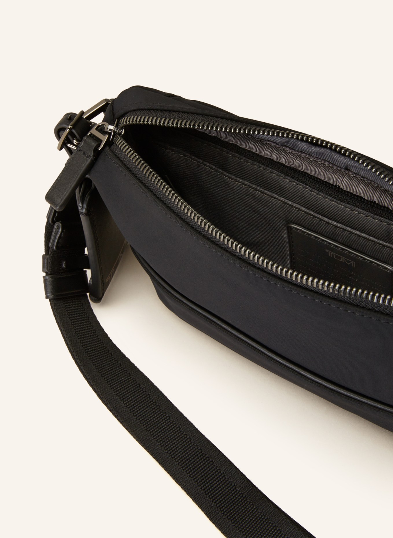 TUMI HARRISON waist bag DAVEN, Color: BLACK (Image 3)