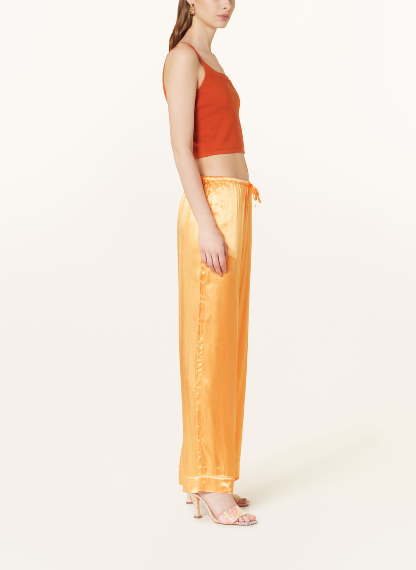 gina tricot Wide leg trousers DARIA in satin, Color: ORANGE (Image 4)