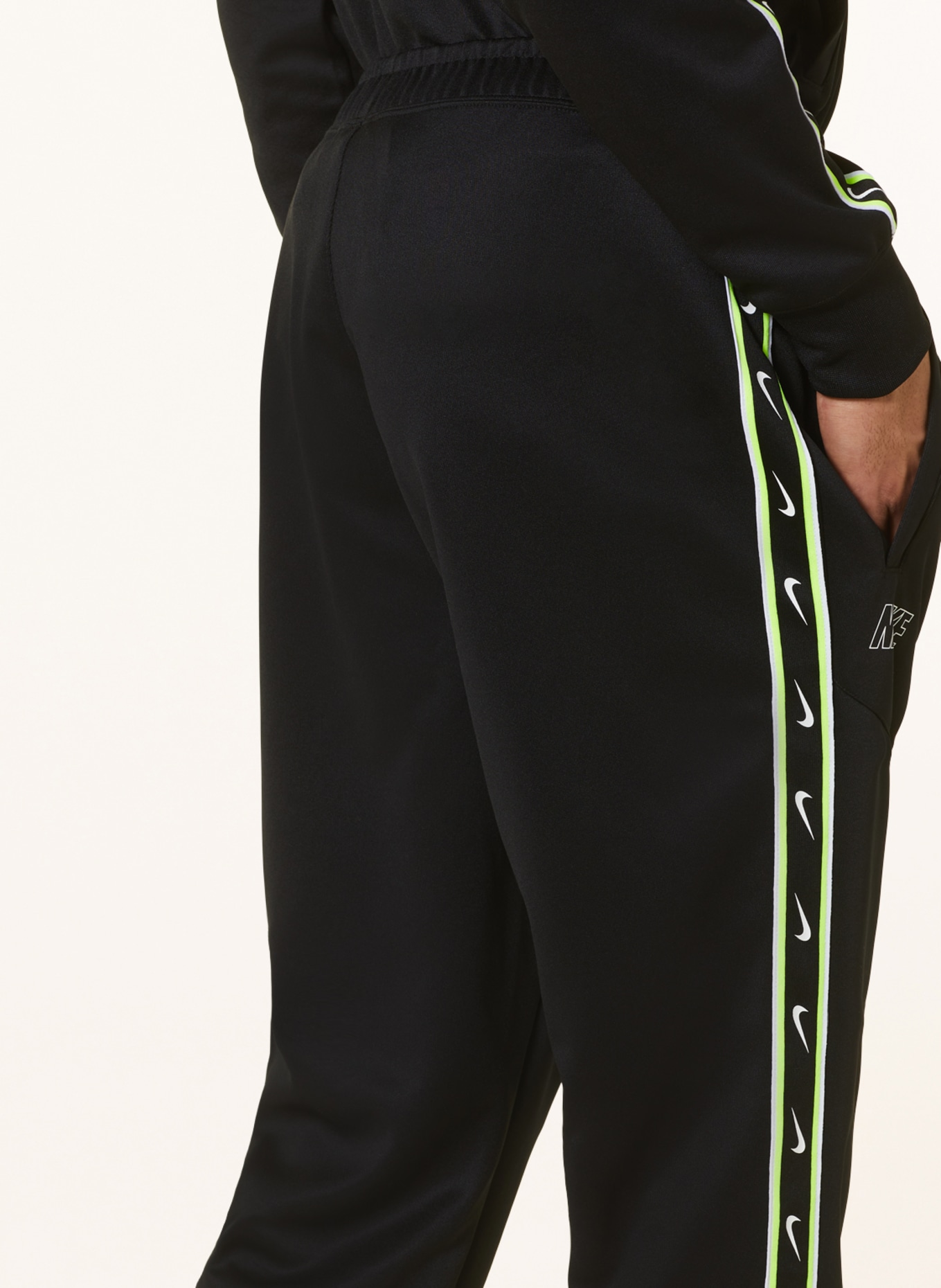Nike Sweatpants REPEAT, Farbe: SCHWARZ/ NEONGELB/ WEISS (Bild 6)