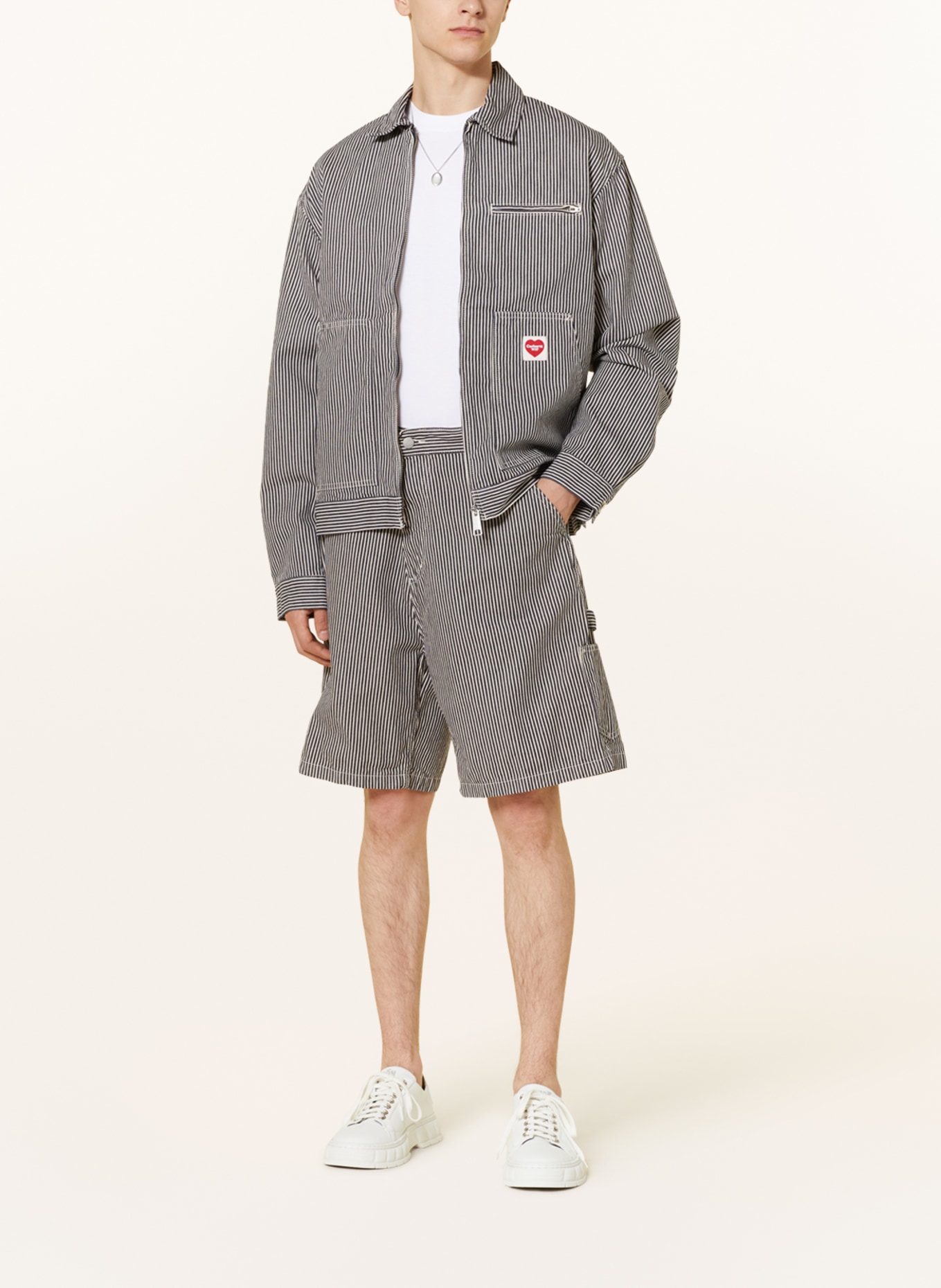 carhartt WIP Shorts TERRELL Loose fit, Color: DARK BLUE/ WHITE (Image 2)