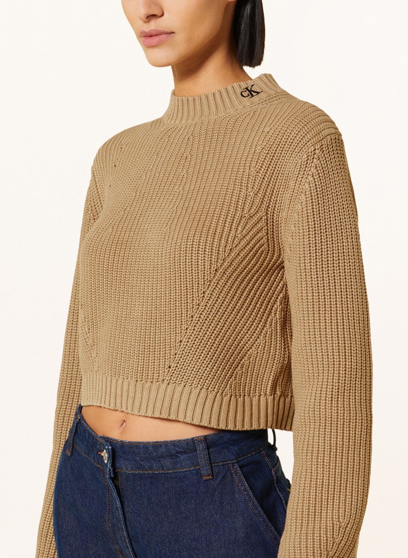 Calvin Klein Jeans Cropped svetr, Barva: BÉŽOVÁ (Obrázek 4)