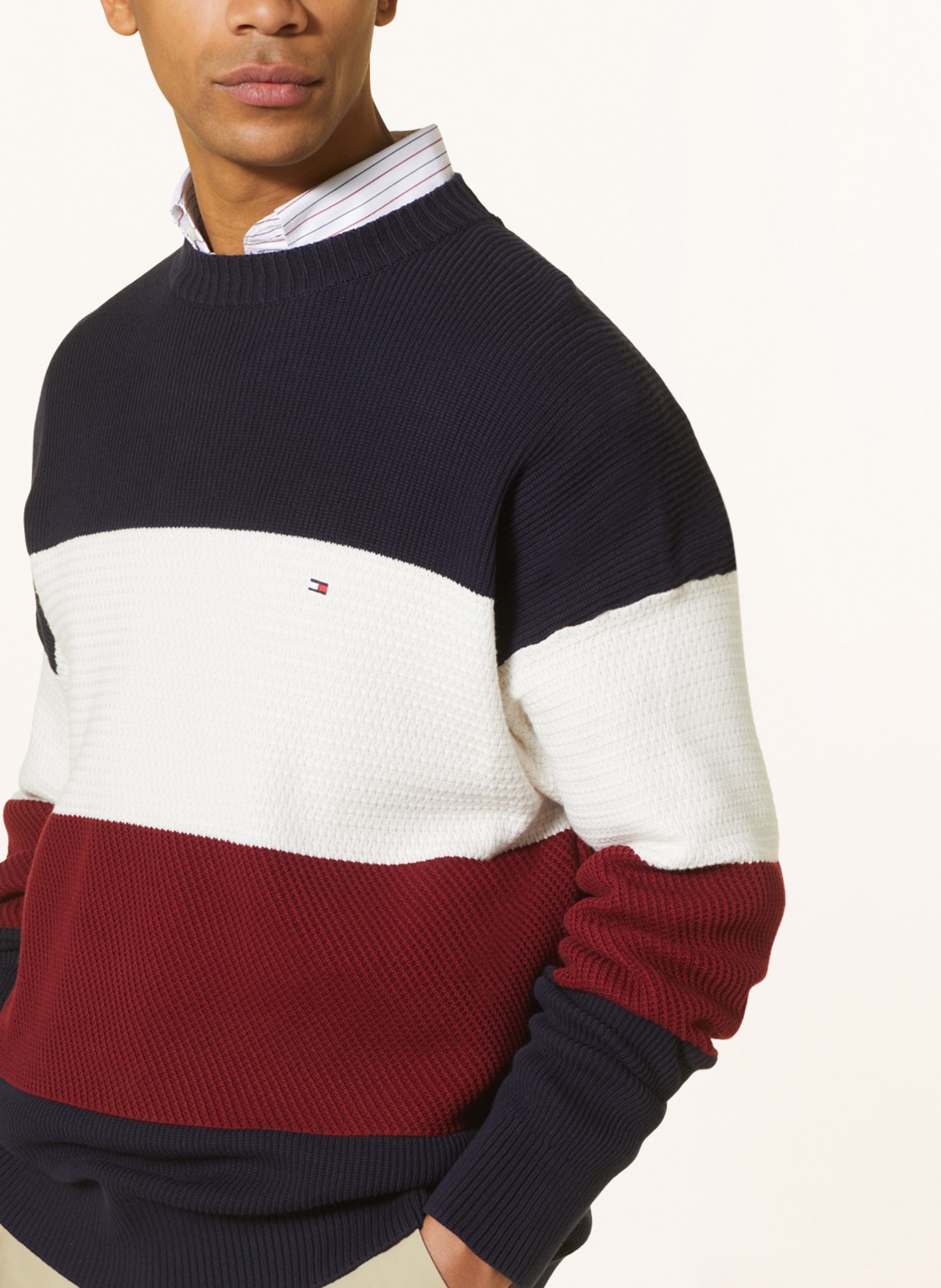 TOMMY HILFIGER Oversized-Pullover, Farbe: DUNKELBLAU/ WEISS/ DUNKELROT (Bild 4)
