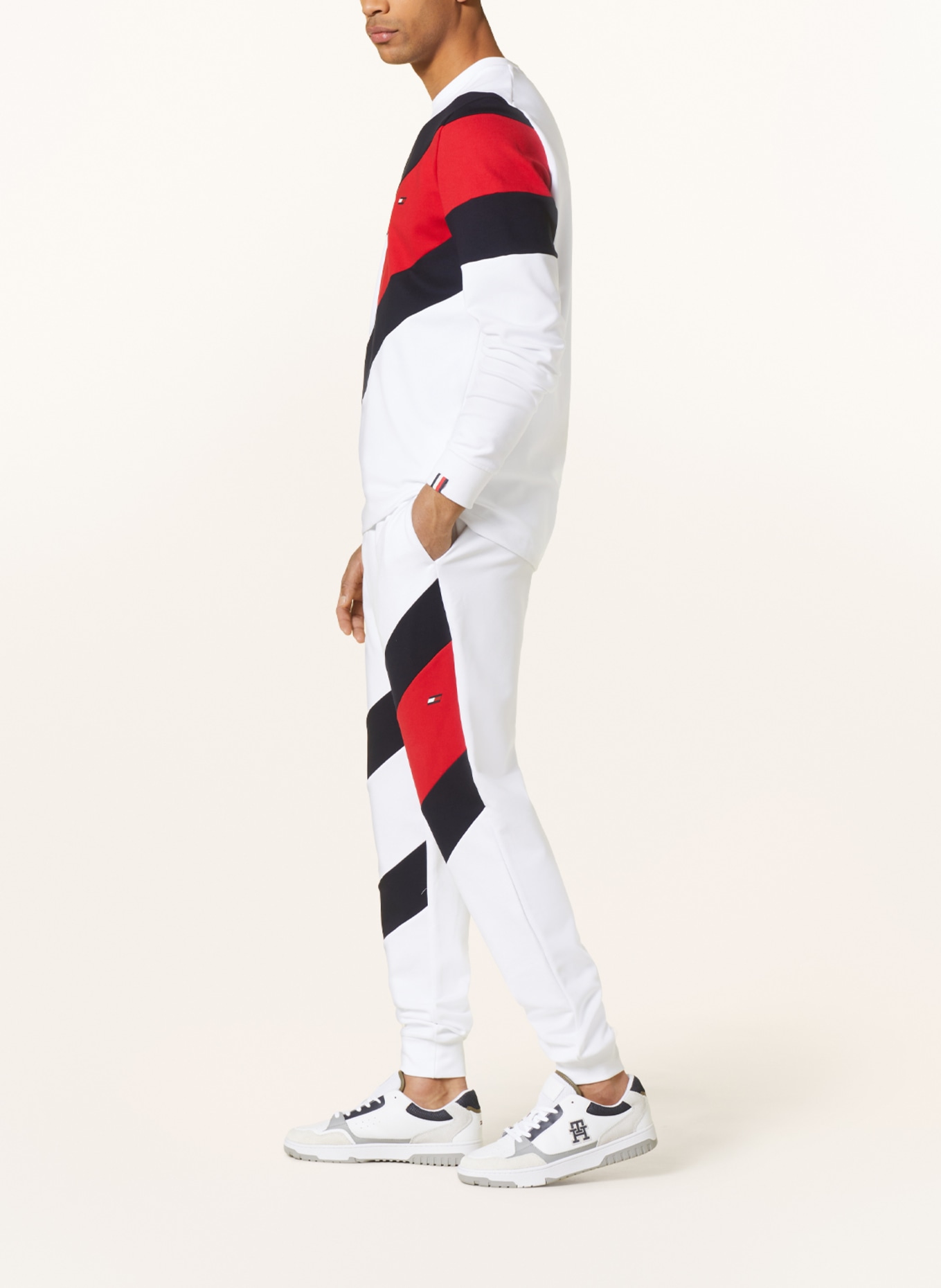 TOMMY HILFIGER Pants in jogger style, Color: WHITE/ DARK BLUE/ RED (Image 4)