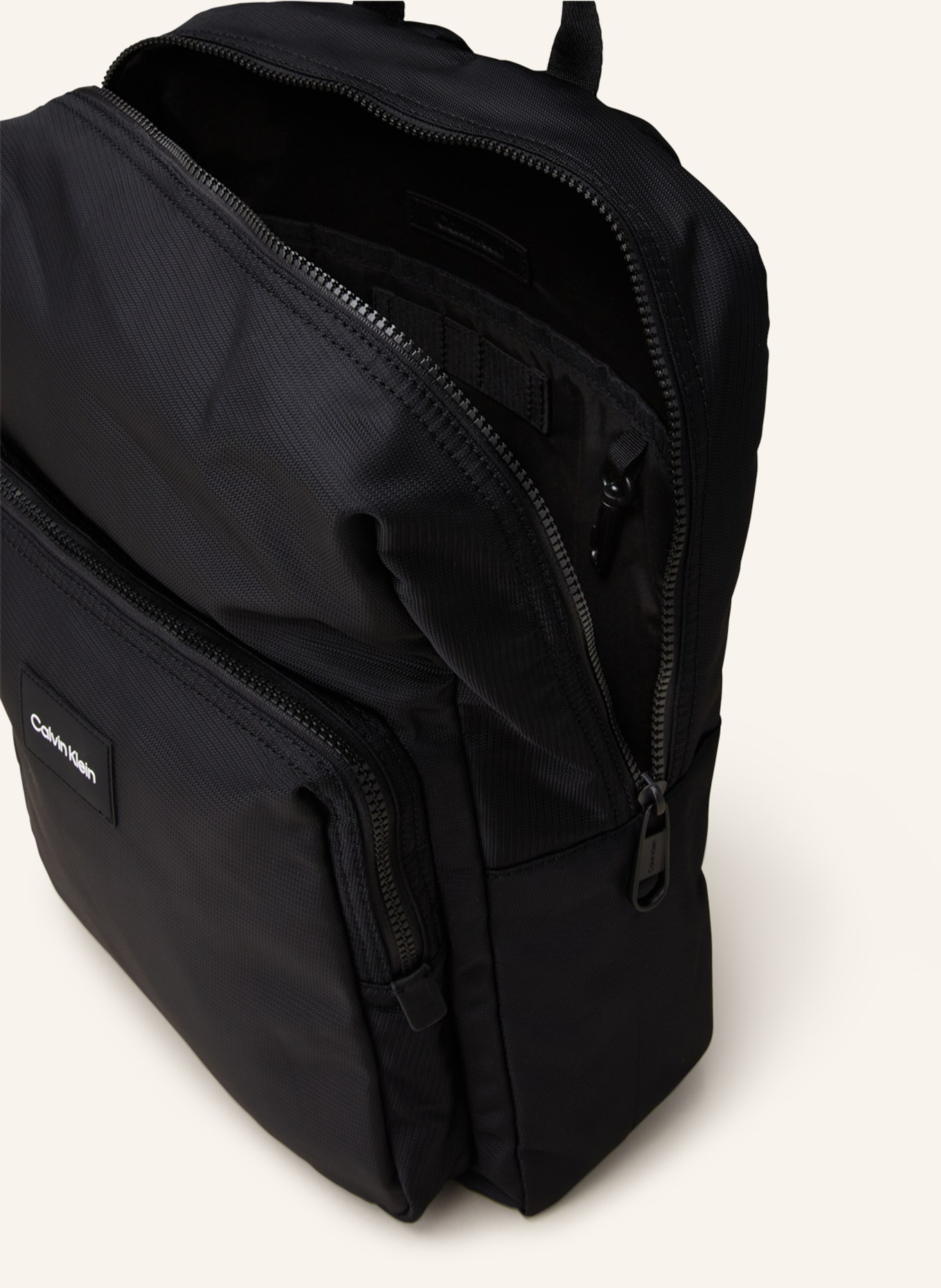 Calvin Klein Plecak MUST T z kieszenią na laptop, Kolor: CZARNY (Obrazek 3)