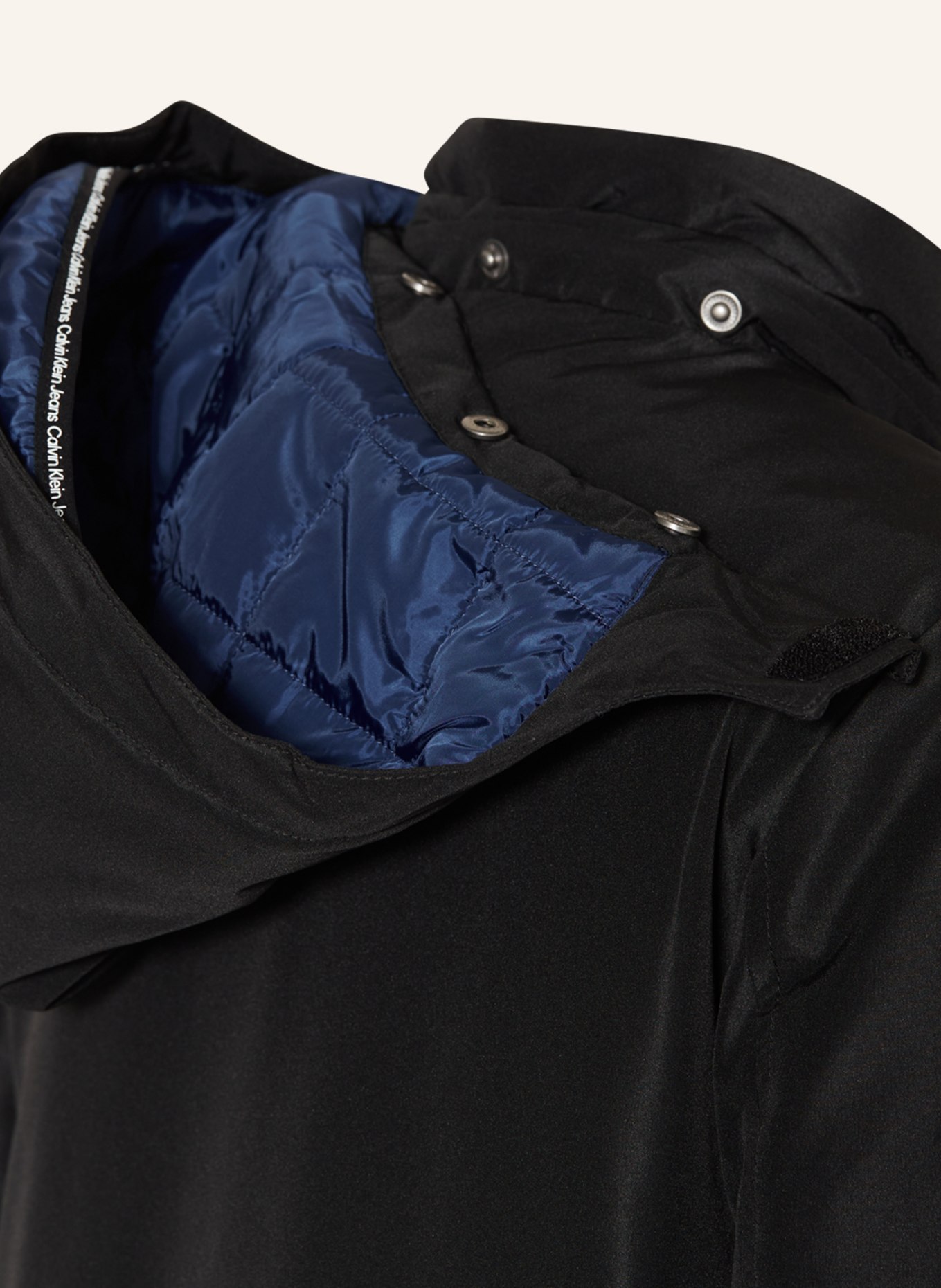 Calvin Klein Bunda s odnímatelnou kapucí, Barva: ČERNÁ (Obrázek 3)
