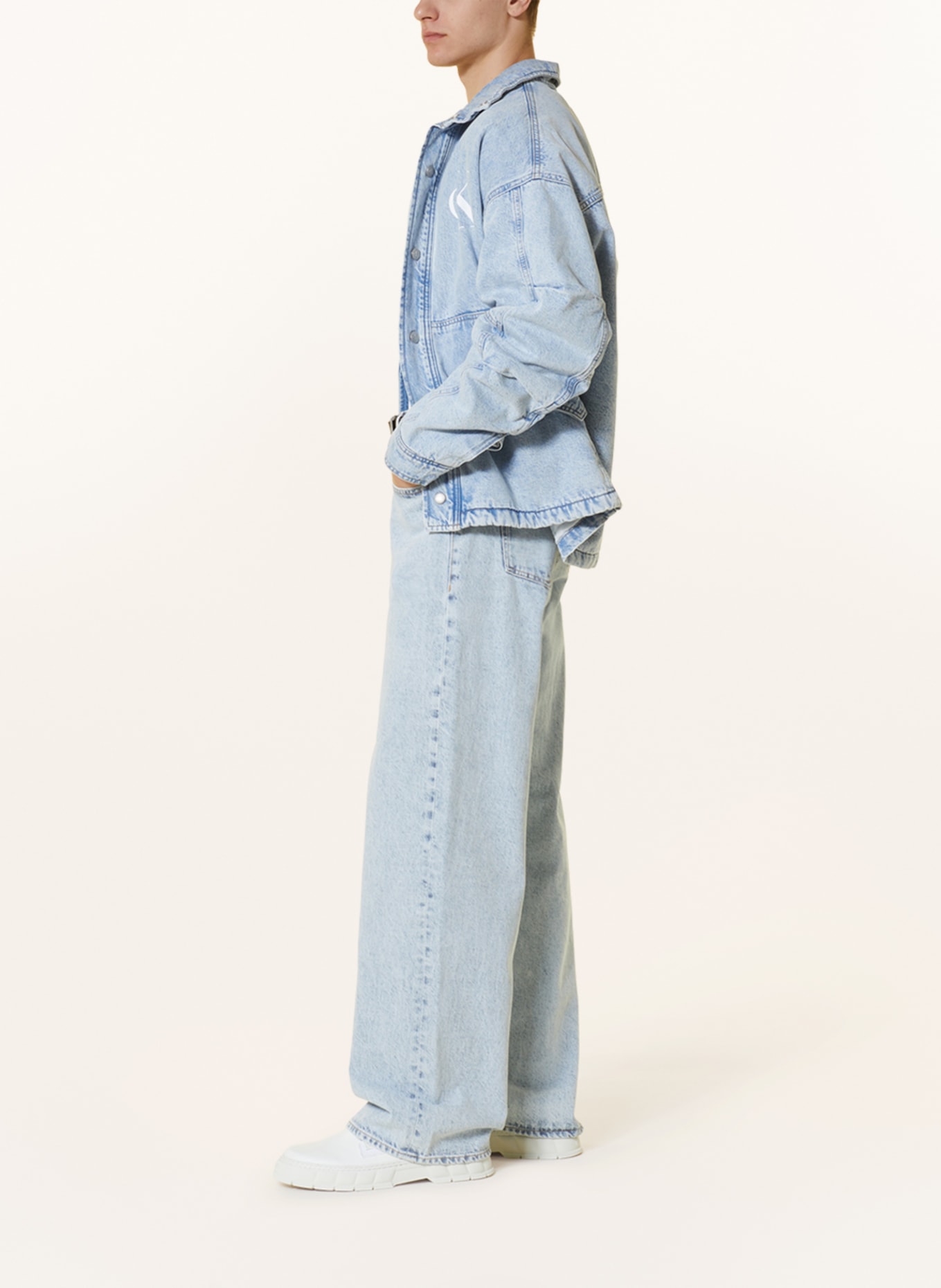 Calvin Klein Jeans Jeansy 90S Loose Fit, Kolor: 1AA Denim Light (Obrazek 4)