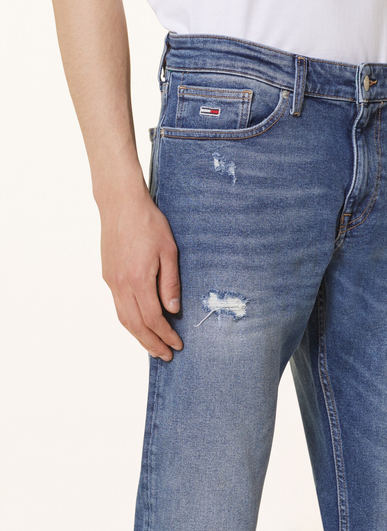 TOMMY JEANS Jeans AUSTIN Slim Fit, Farbe: 1A5 Denim Medium (Bild 5)