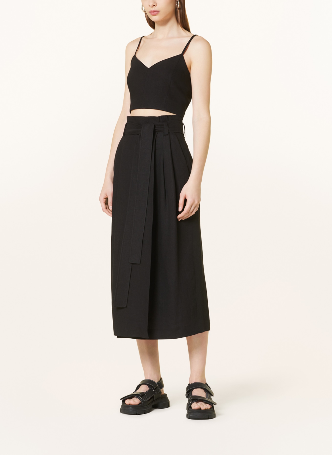 DRYKORN Cropped top MONCA with linen, Color: BLACK (Image 2)