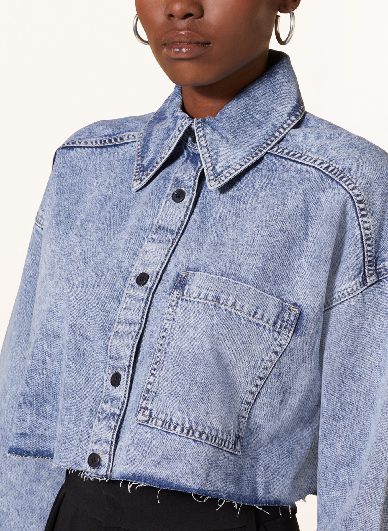 DRYKORN Krótka bluzka jeansowa DANU, Kolor: 3610 BLAU (Obrazek 4)