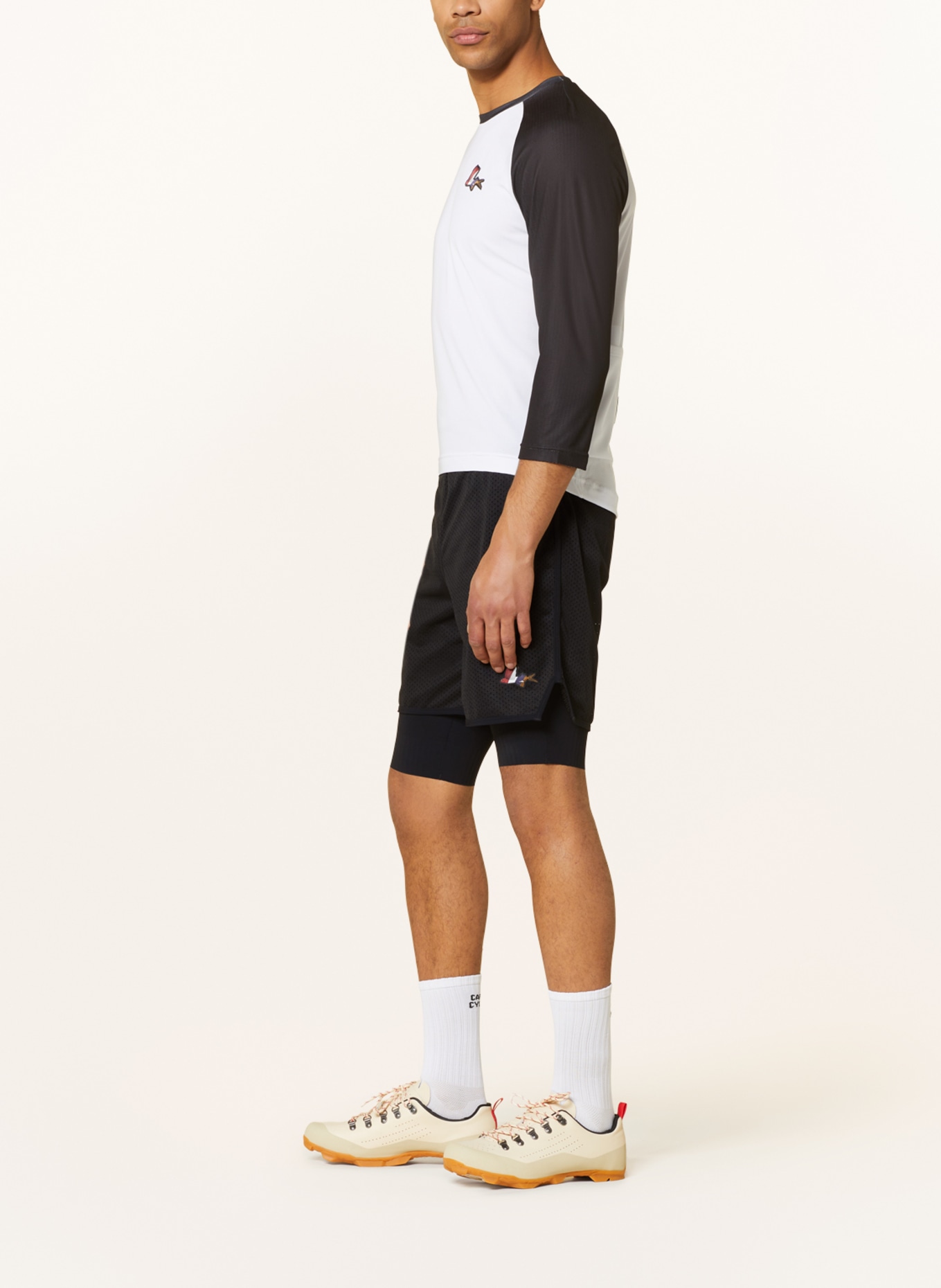 CAFÉ DU CYCLISTE Mesh cycling shorts MICKAELA with padded inner shorts, Color: BLACK (Image 4)