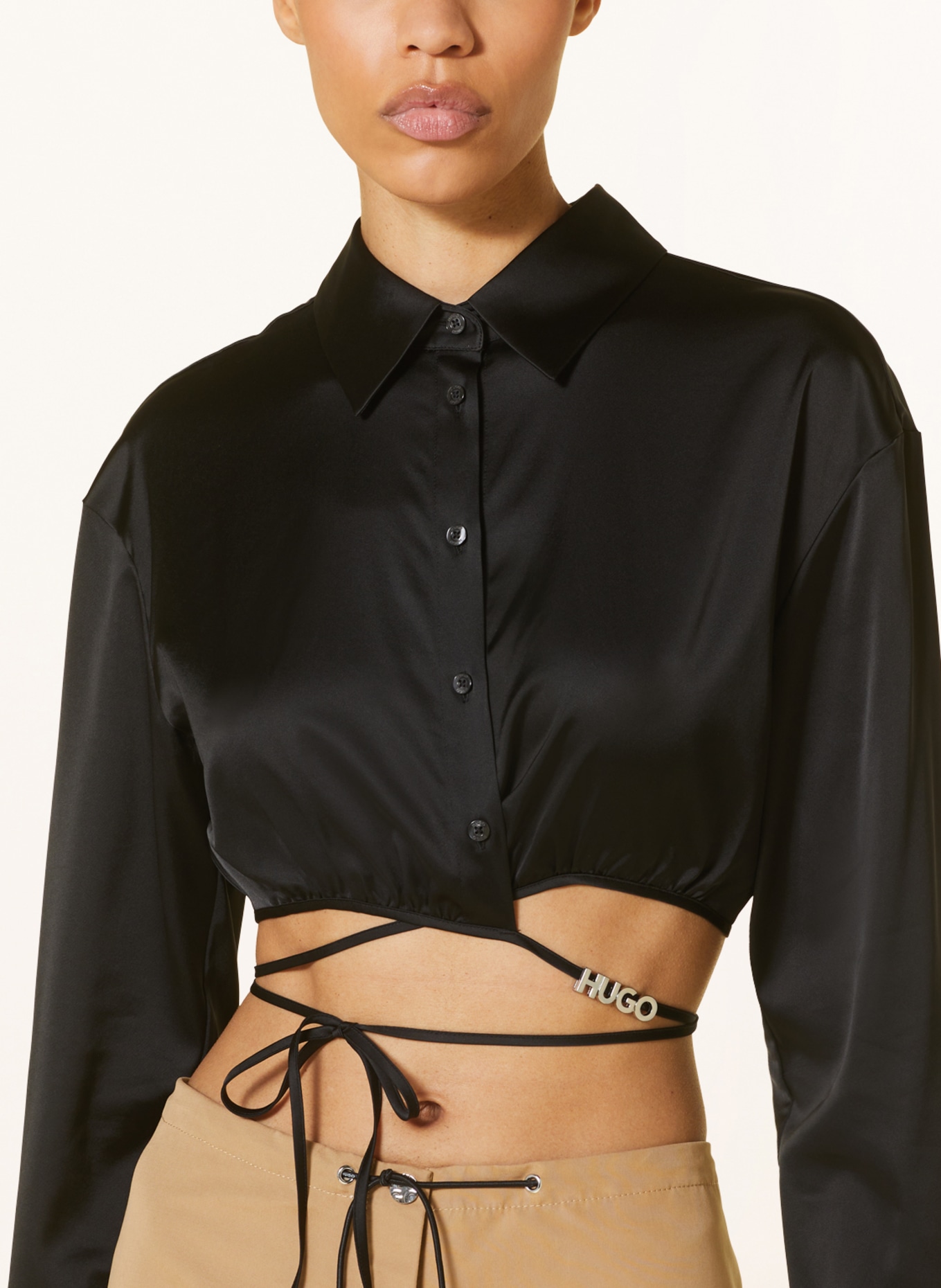 HUGO Cropped shirt blouse ELSERA in satin, Color: BLACK (Image 4)