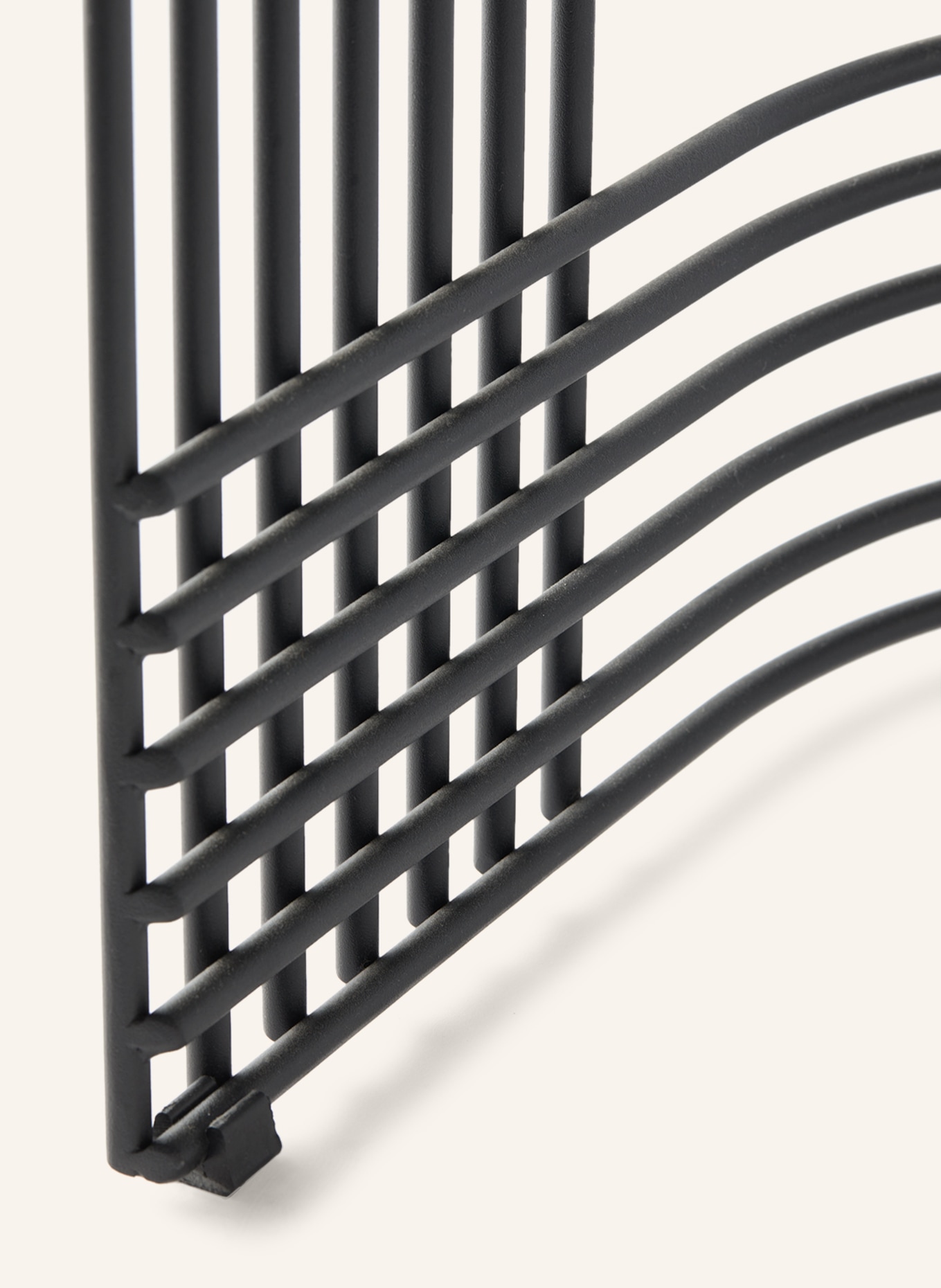 POLSPOTTEN Stolička DROP: ČERNÁ