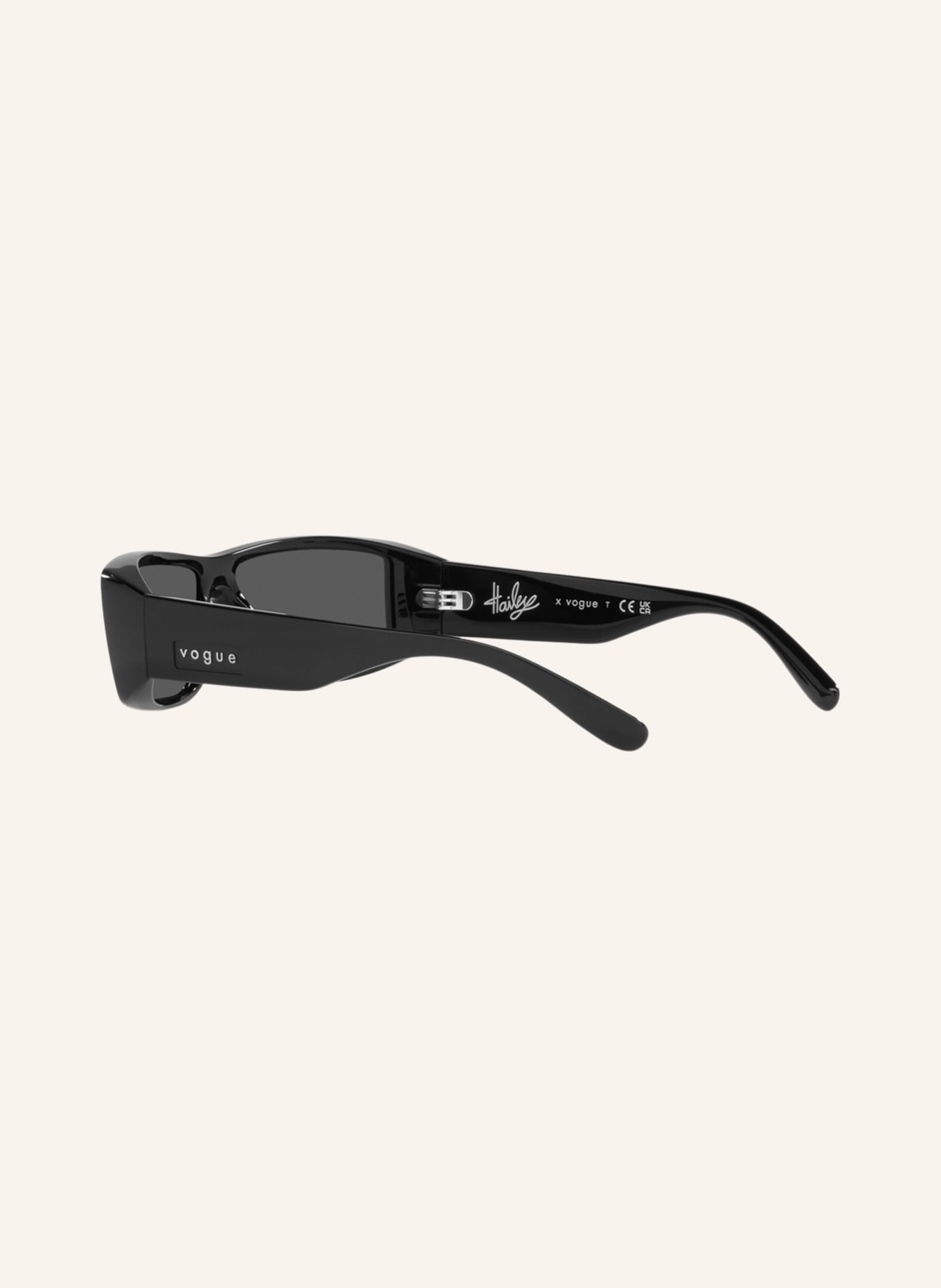 VOGUE Sunglasses VO5442S, Color: W44/87 - BLACK/DARK GRAY (Image 4)