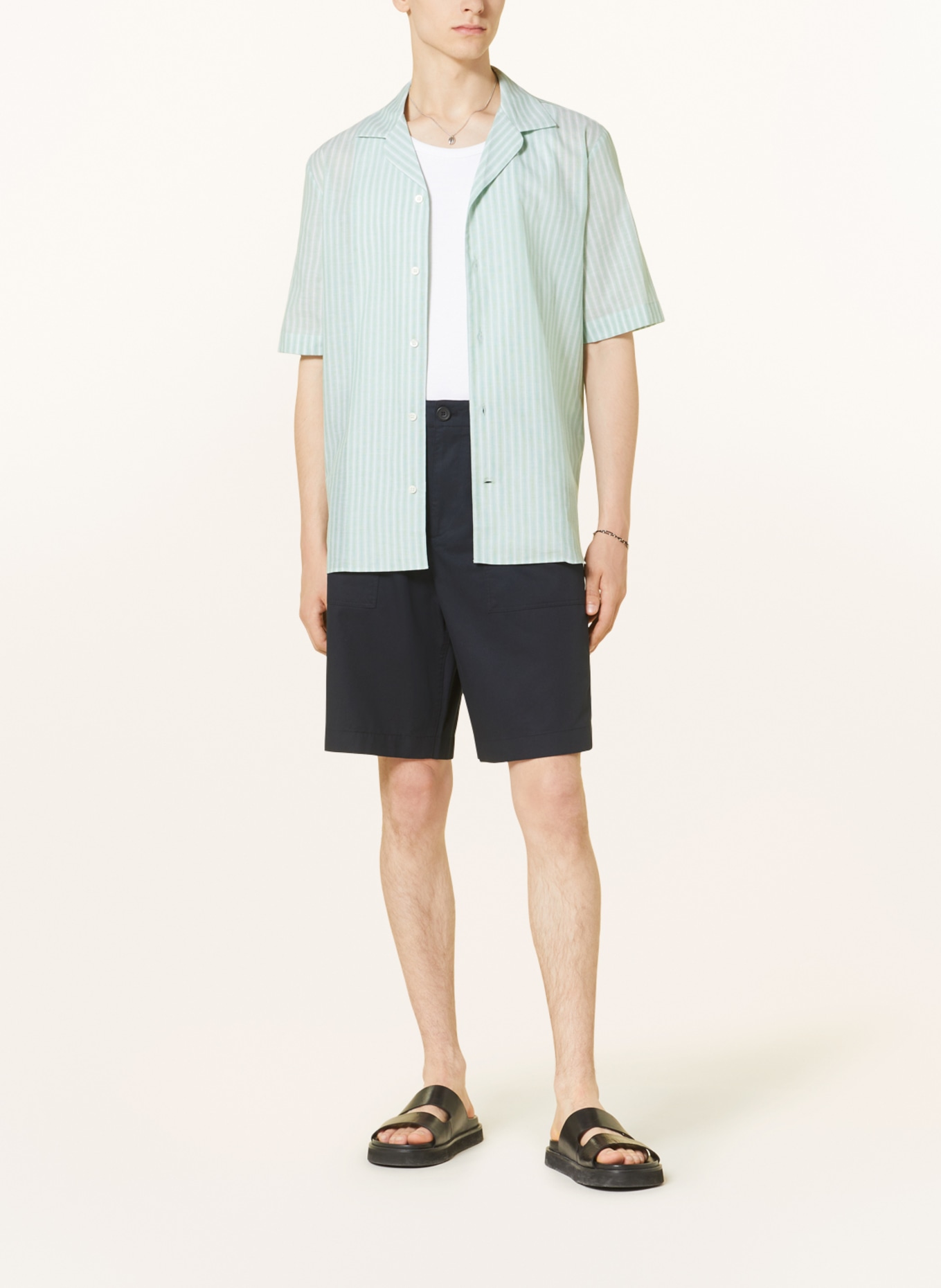 COS Short sleeve shirt relaxed fit, Color: LIGHT GREEN/ WHITE (Image 2)