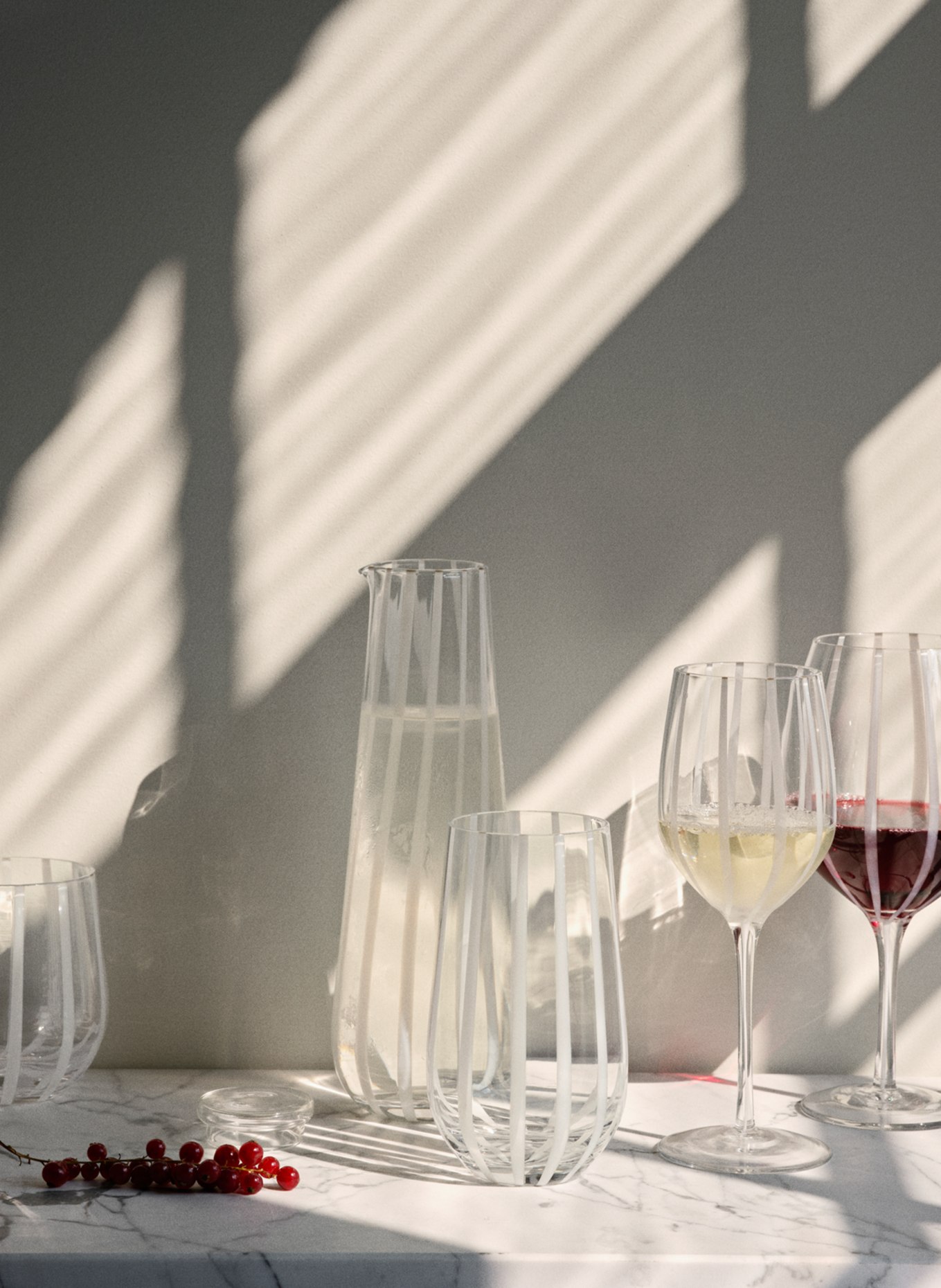 BROSTE COPENHAGEN Set of 4 cocktail glasses SANDVIG, Color: WHITE (Image 3)