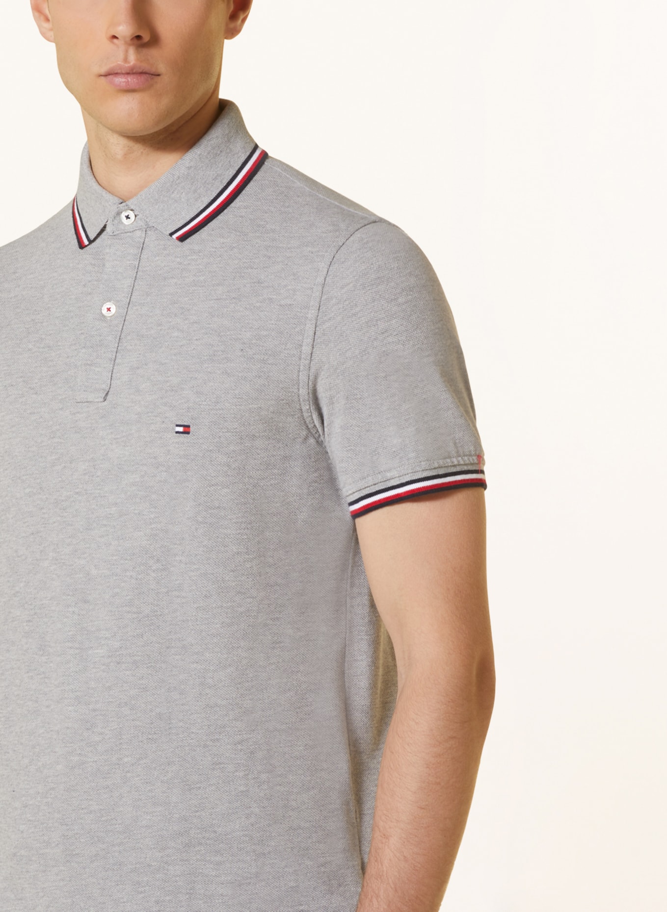 TOMMY HILFIGER Piqué-Poloshirt Slim Fit , Farbe: HELLGRAU (Bild 5)