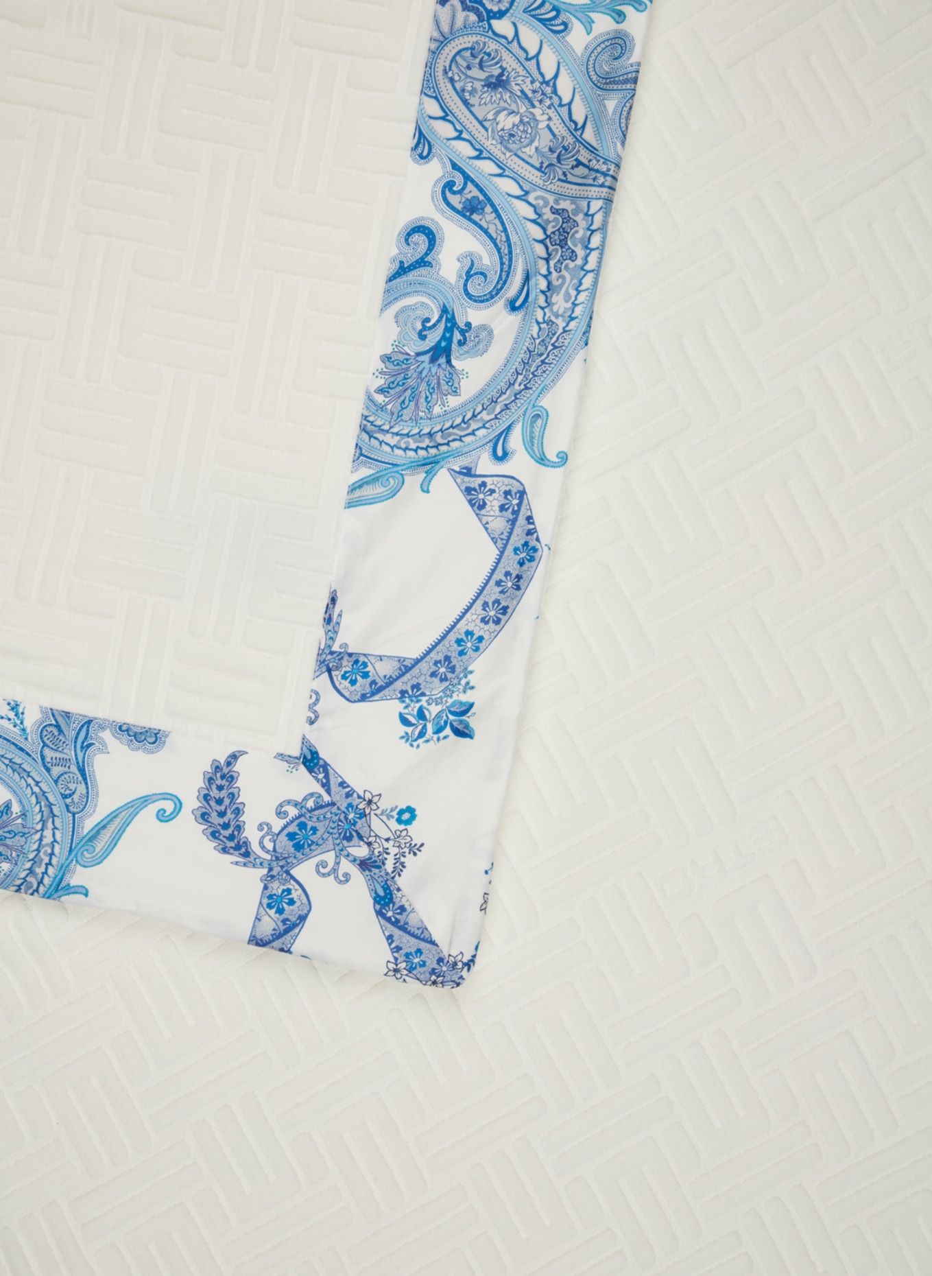 ETRO Home Beach towel, Color: WHITE/ BLUE/ LIGHT BLUE (Image 2)