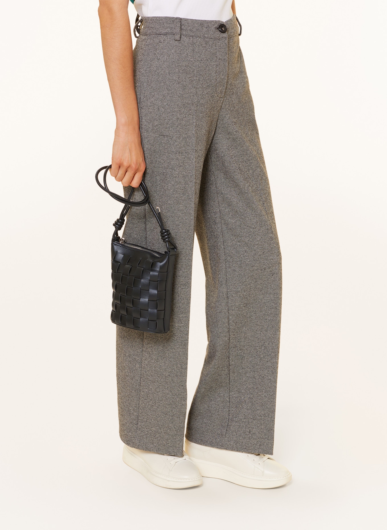 SEIDENFELT Umhängetasche MALILLA: SCHWARZ