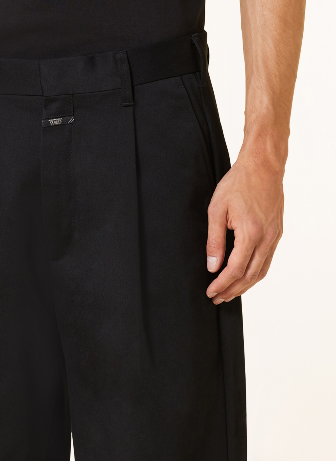 CLOSED Chinos BLOMBERG Wide Fit, Color: BLACK (Image 5)