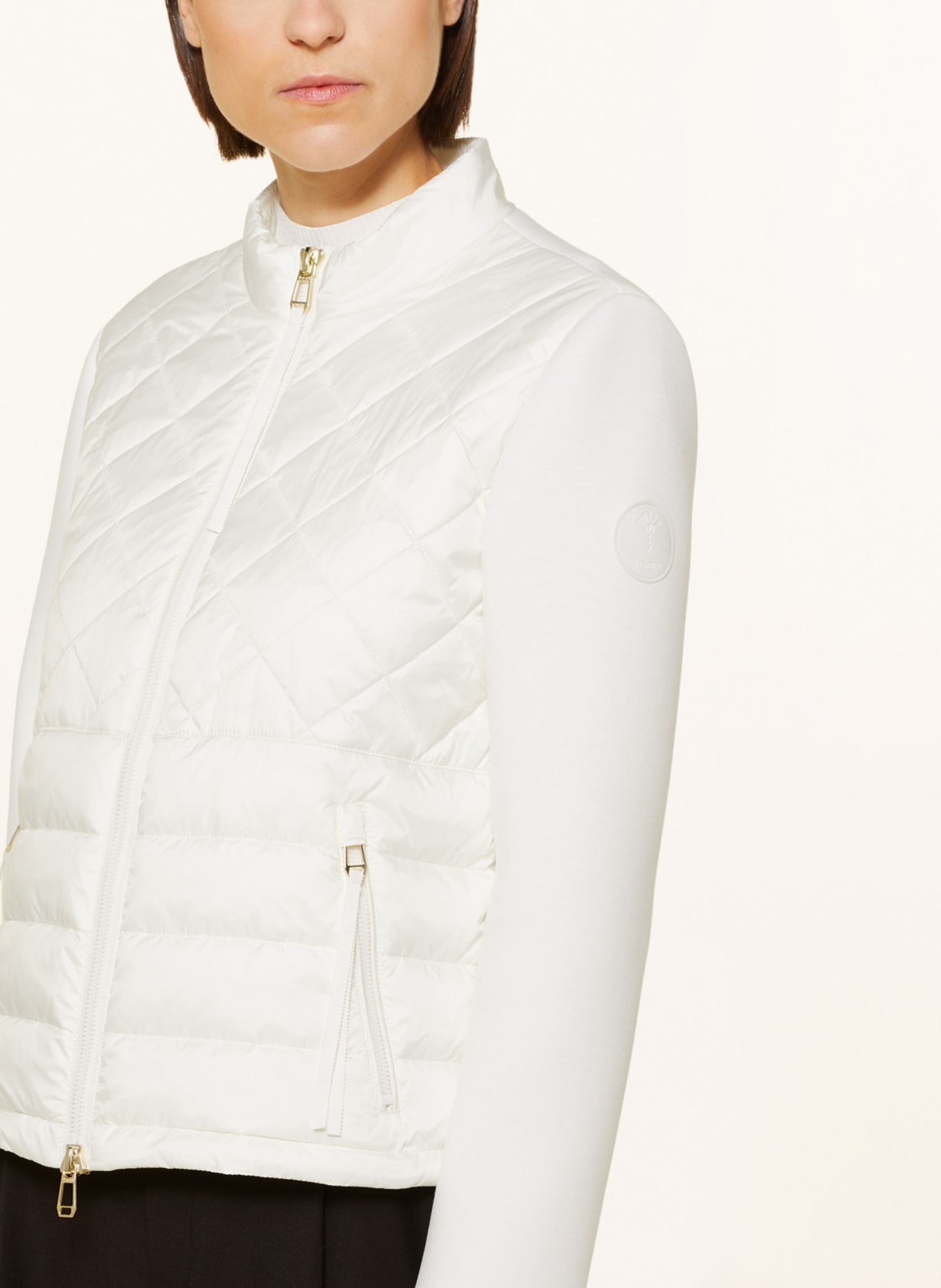 Ladies white quilted best sale jacket