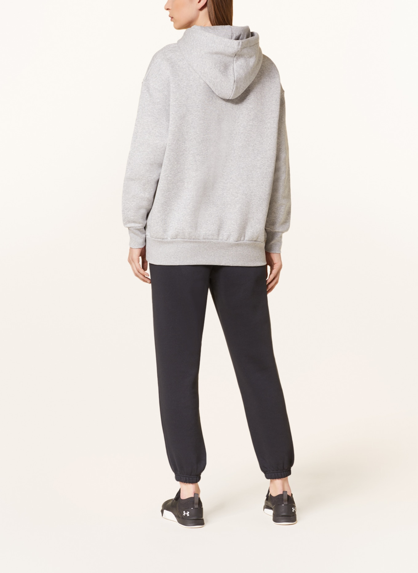 UNDER ARMOUR Bluza z kapturem oversize: JASNOCZARY