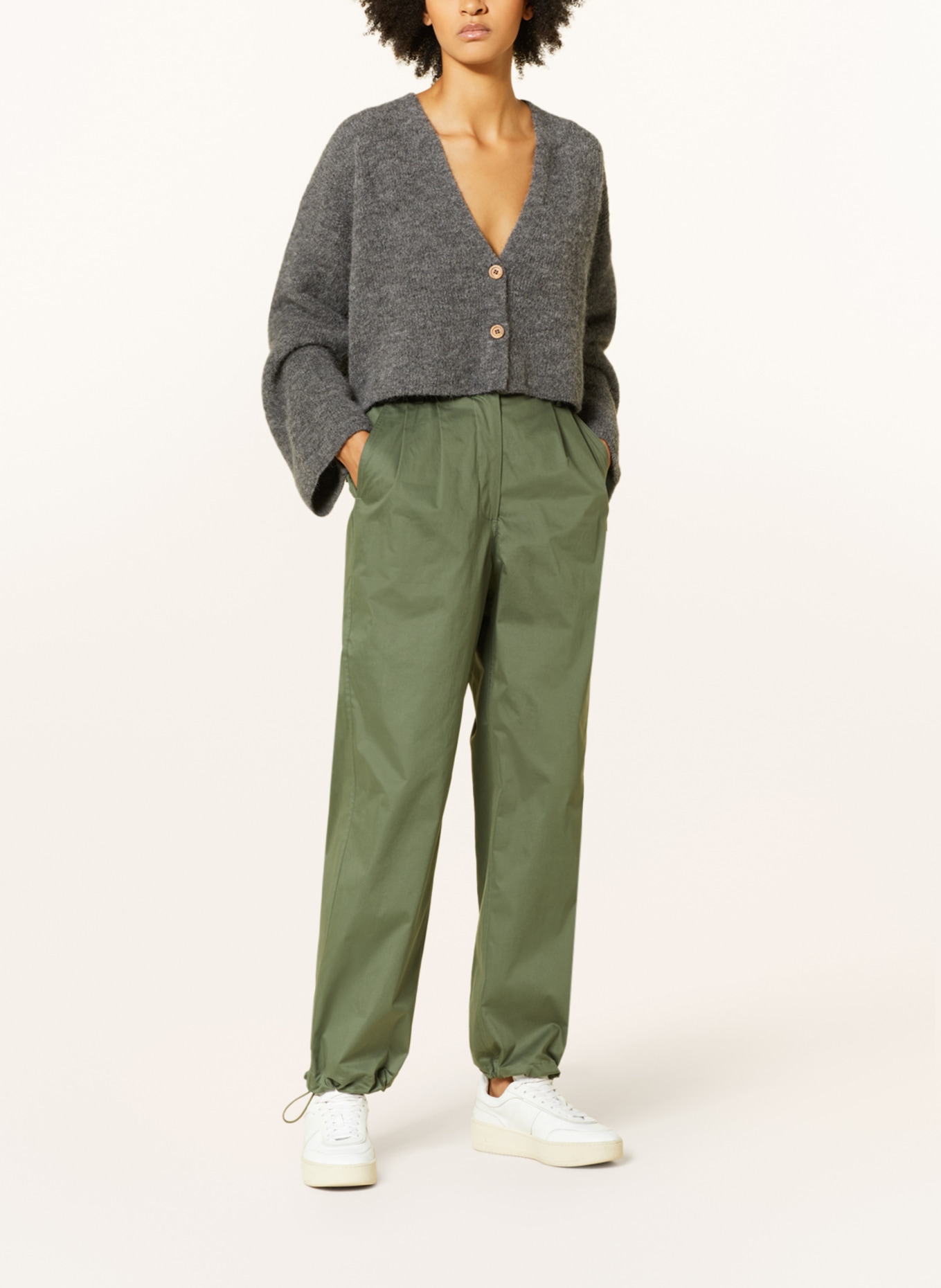 WEEKEND MaxMara Cargohose GITANE, Farbe: OLIV (Bild 2)