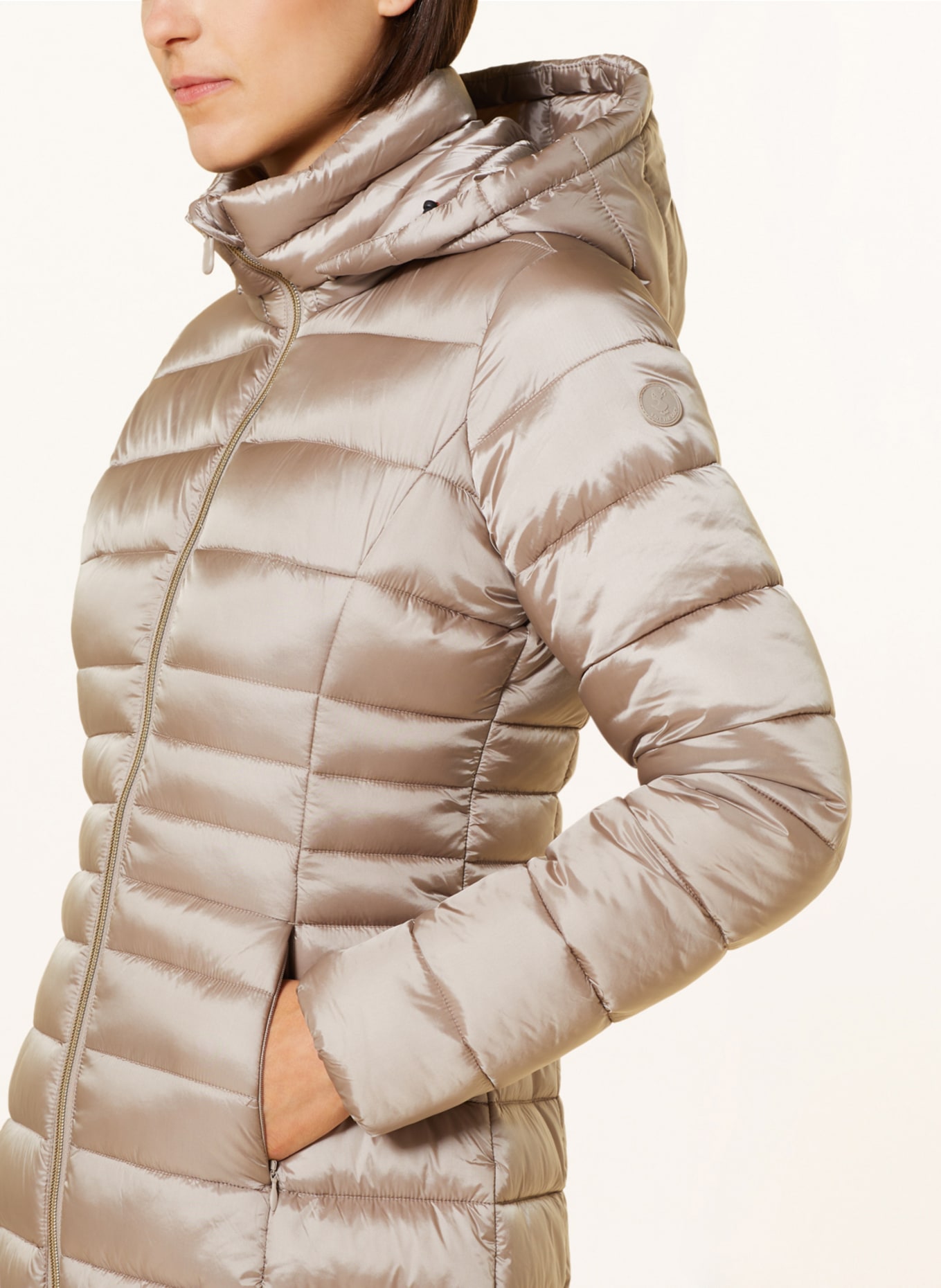 SAVE THE DUCK Prošívaný kabát IRIS REESE s odnímatelnou kapucí, Barva: SVĚTLE ŠEDÁ (Obrázek 5)