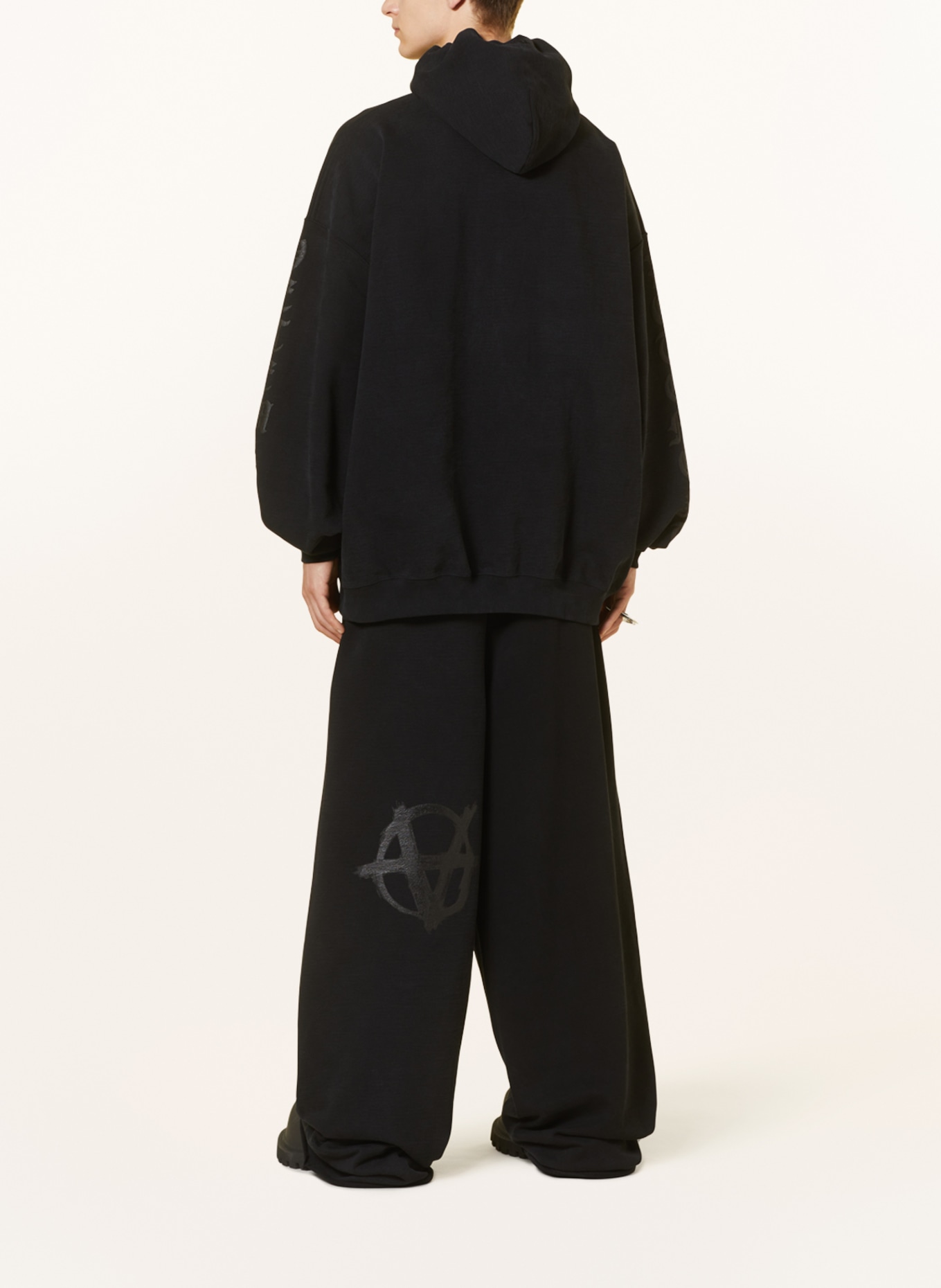 VETEMENTS Sweatpants, Color: BLACK (Image 3)