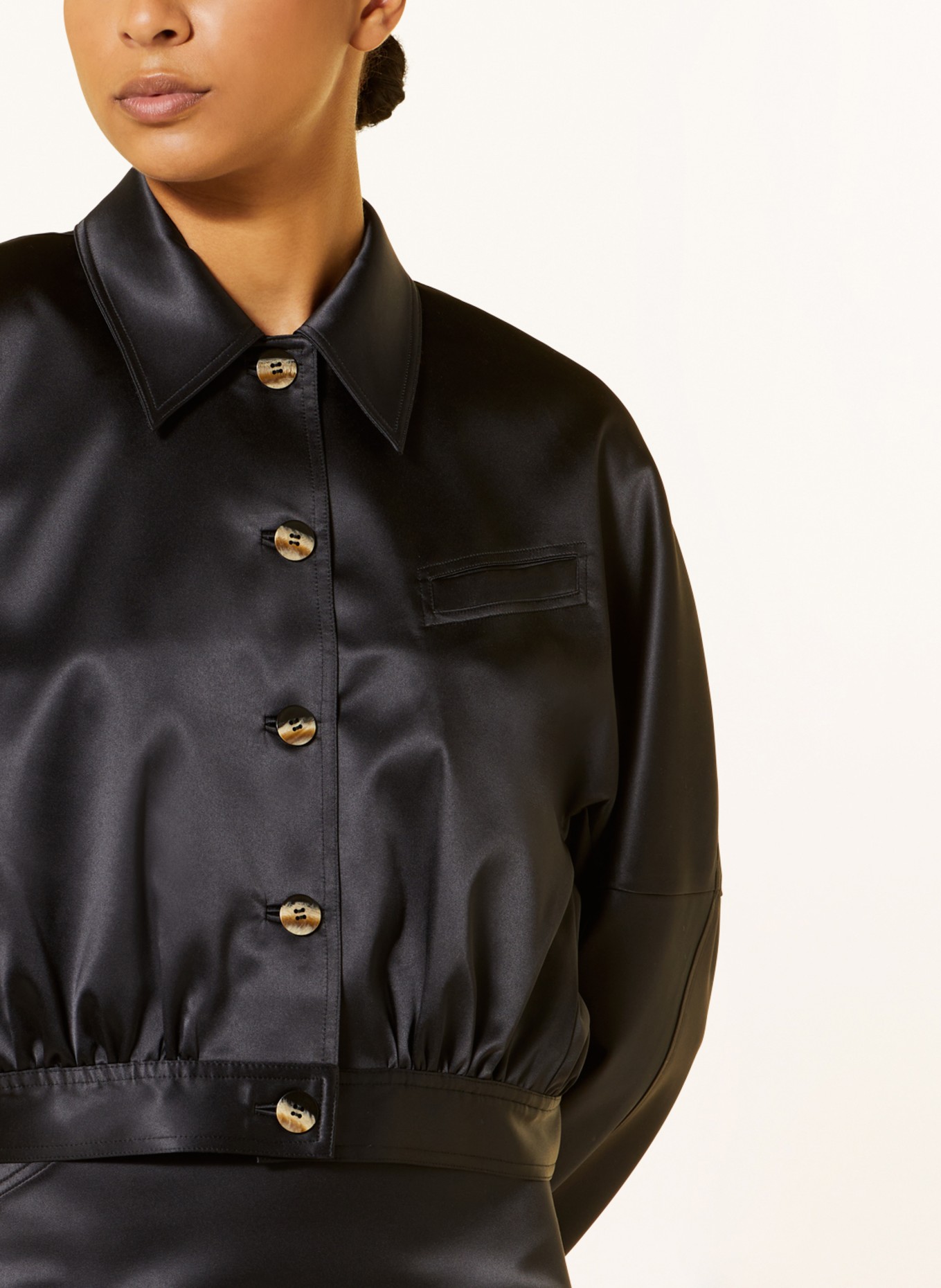 GANNI Cropped jacket in satin, Color: BLACK (Image 4)