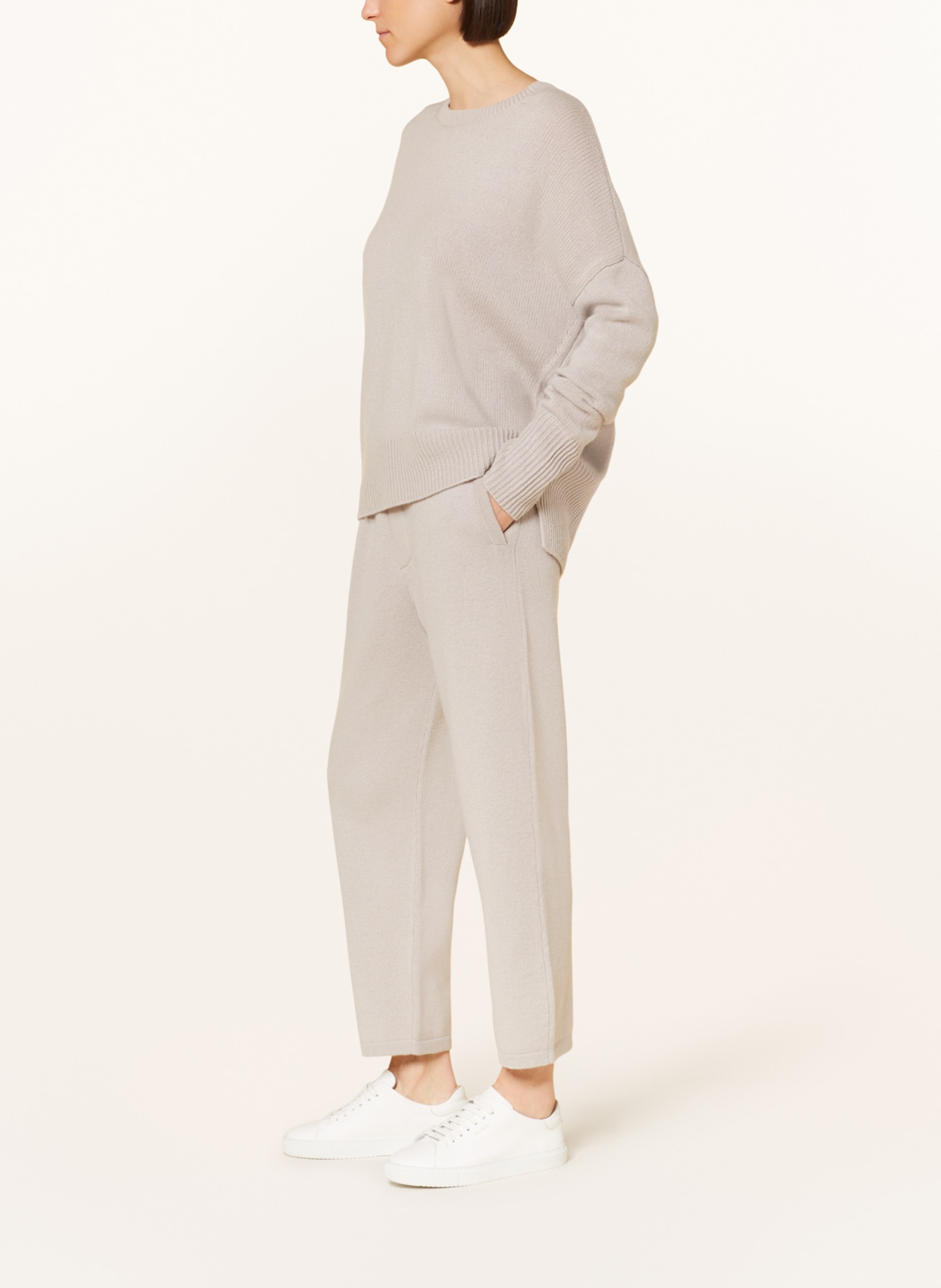 LISA YANG Spodnie z dzianiny SUNDAY w stylu dresowym, z kaszmiru, Kolor: JASNOCZARY (Obrazek 4)