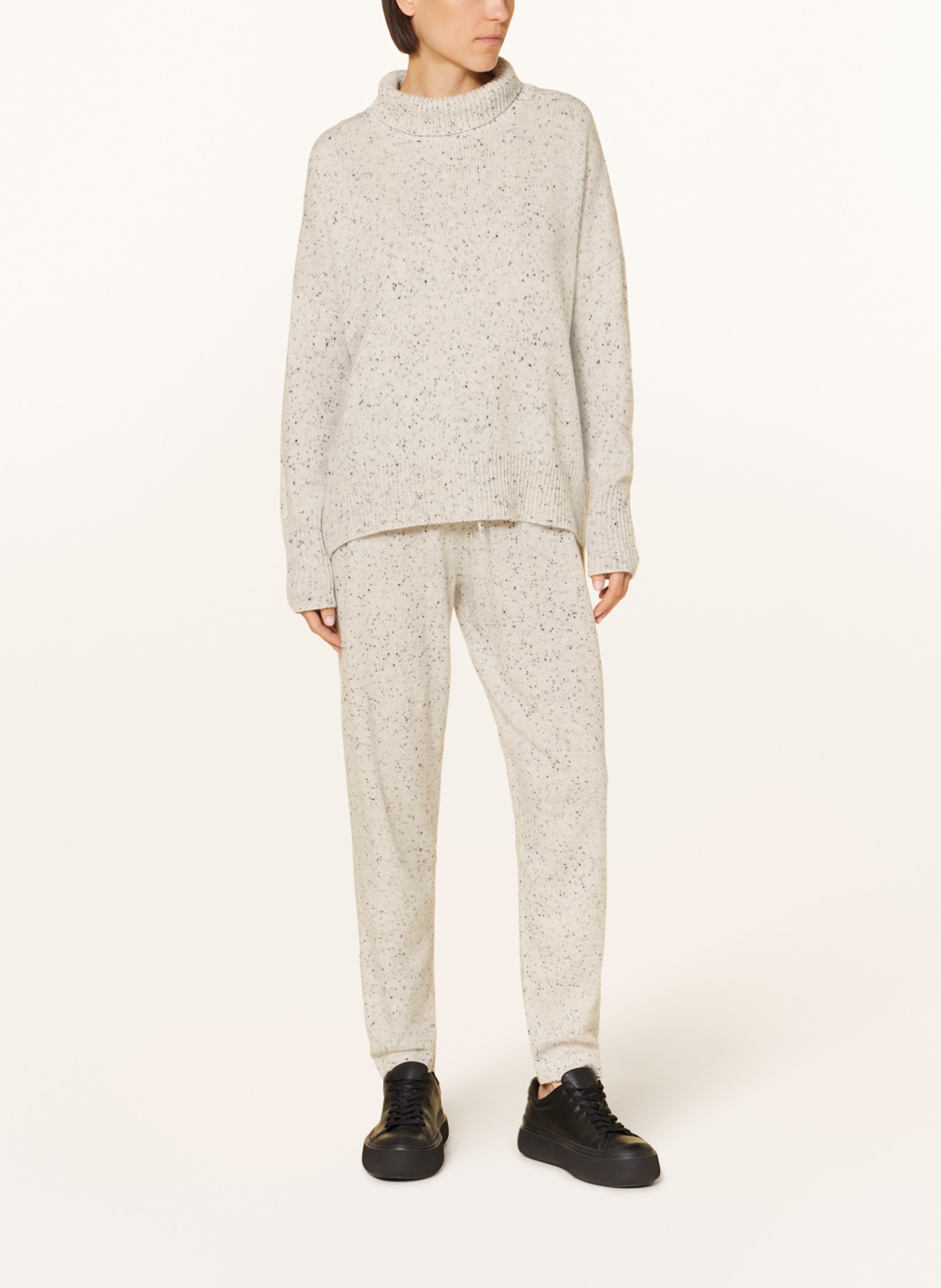 LISA YANG Oversized-Pullover HEIDI aus Cashmere, Farbe: HELLGRAU/ DUNKELGRAU (Bild 2)