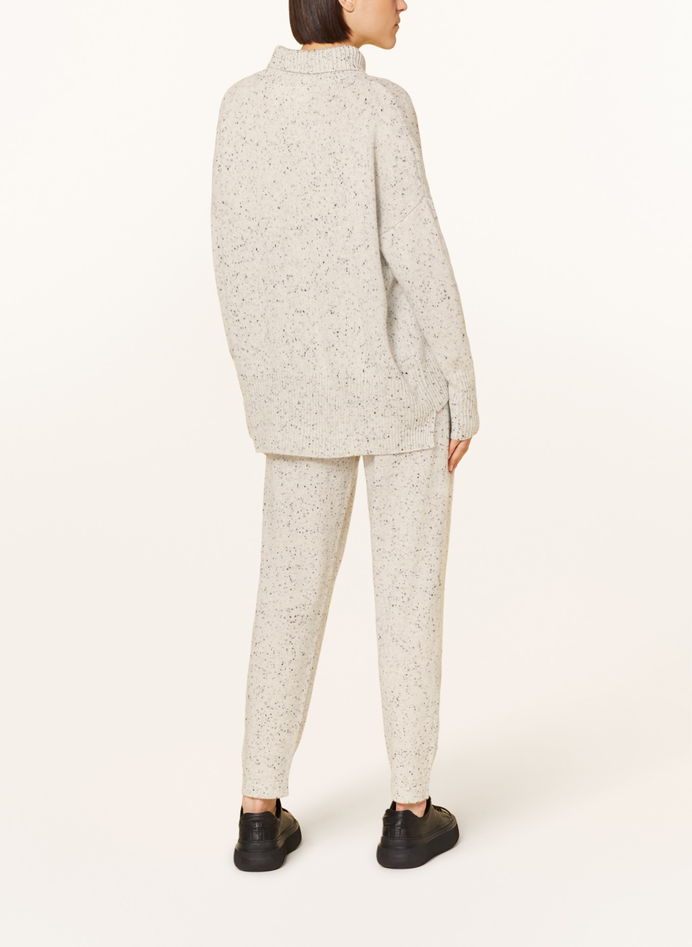LISA YANG Oversized-Pullover HEIDI aus Cashmere, Farbe: HELLGRAU/ DUNKELGRAU (Bild 3)