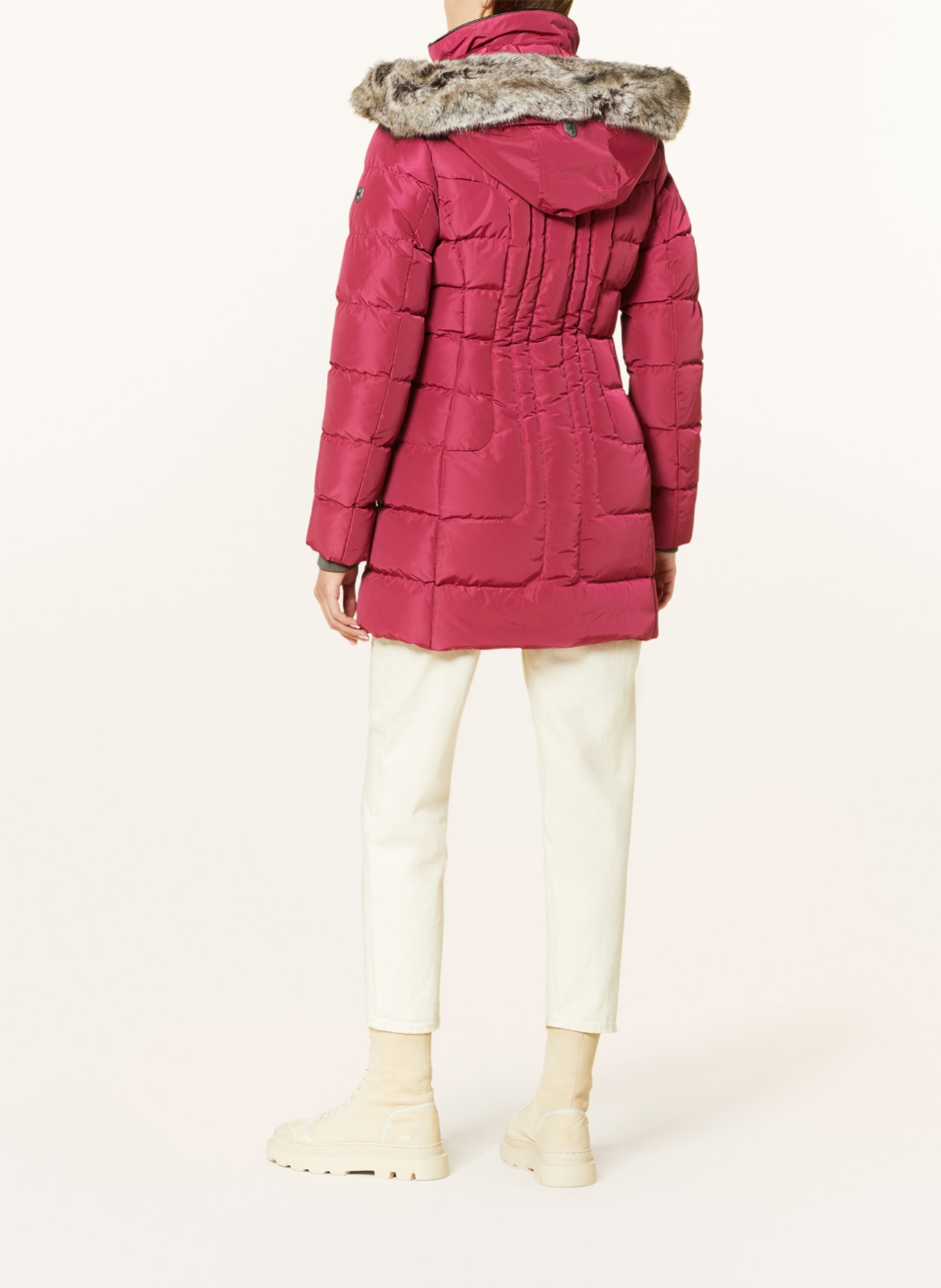 WELLENSTEYN Quilted coat ASTORIA LONG with detachable hood and faux fur, Color: FUCHSIA (Image 3)