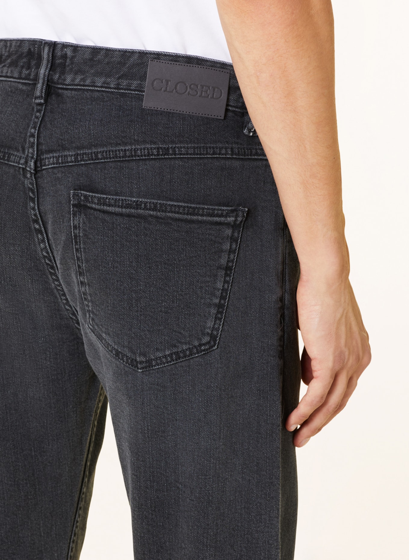 CLOSED Jeans COOPER tapered fit, Color: DGY DARK GREY (Image 5)