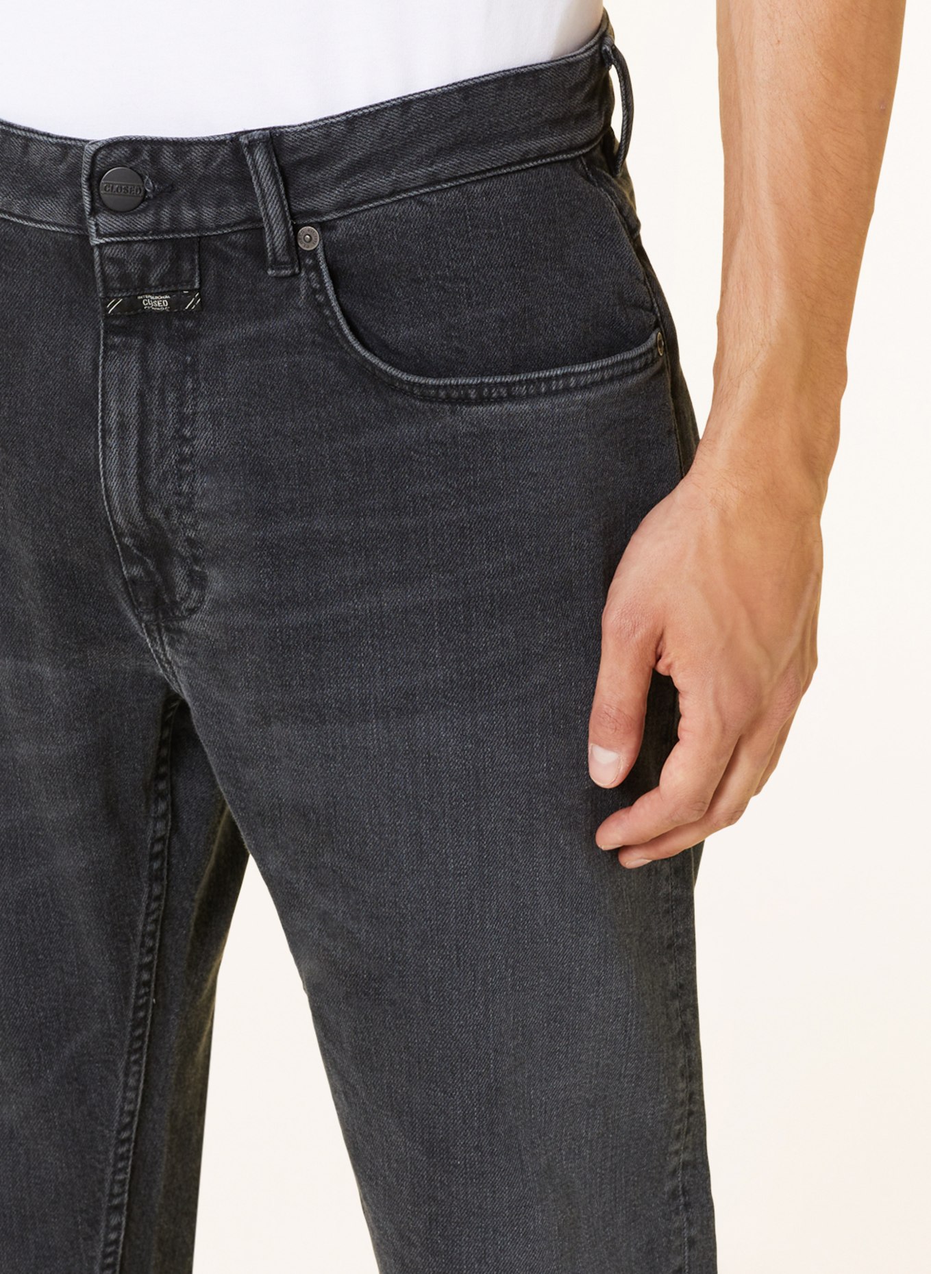 CLOSED Jeans COOPER tapered fit, Color: DGY DARK GREY (Image 6)