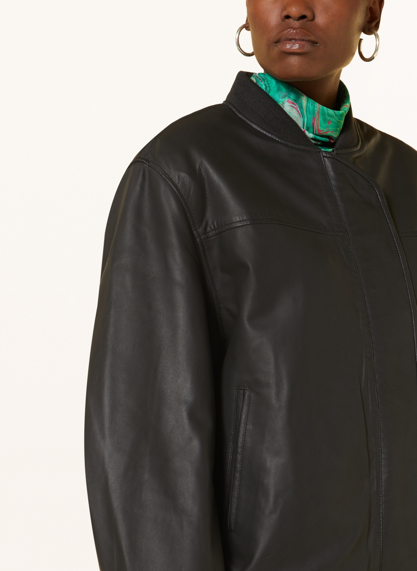 REMAIN Oversized bomber jacket made of leather, Color: BLACK (Image 4)
