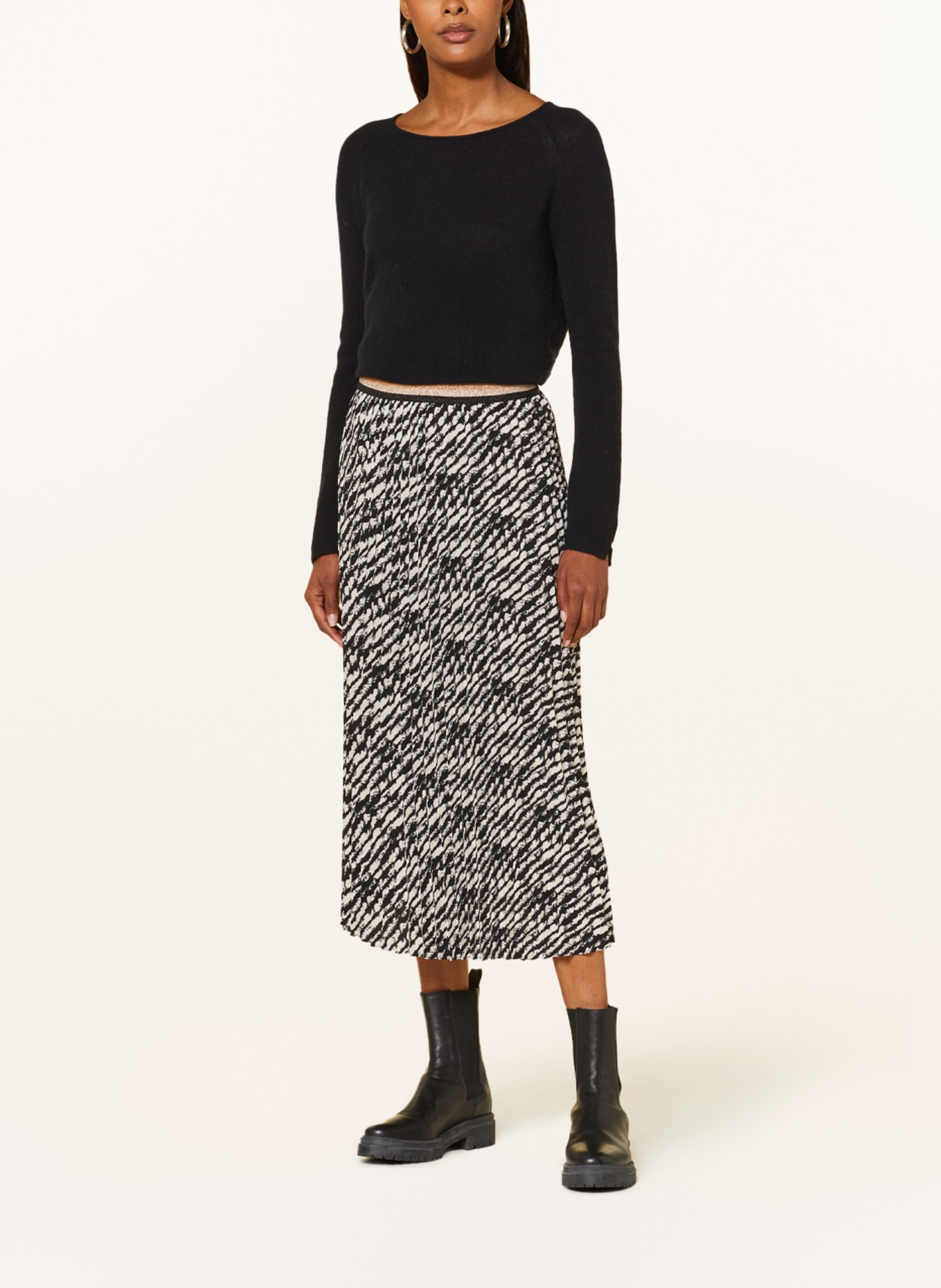 summum woman Pleated skirt with glitter thread, Color: BLACK/ CREAM (Image 2)