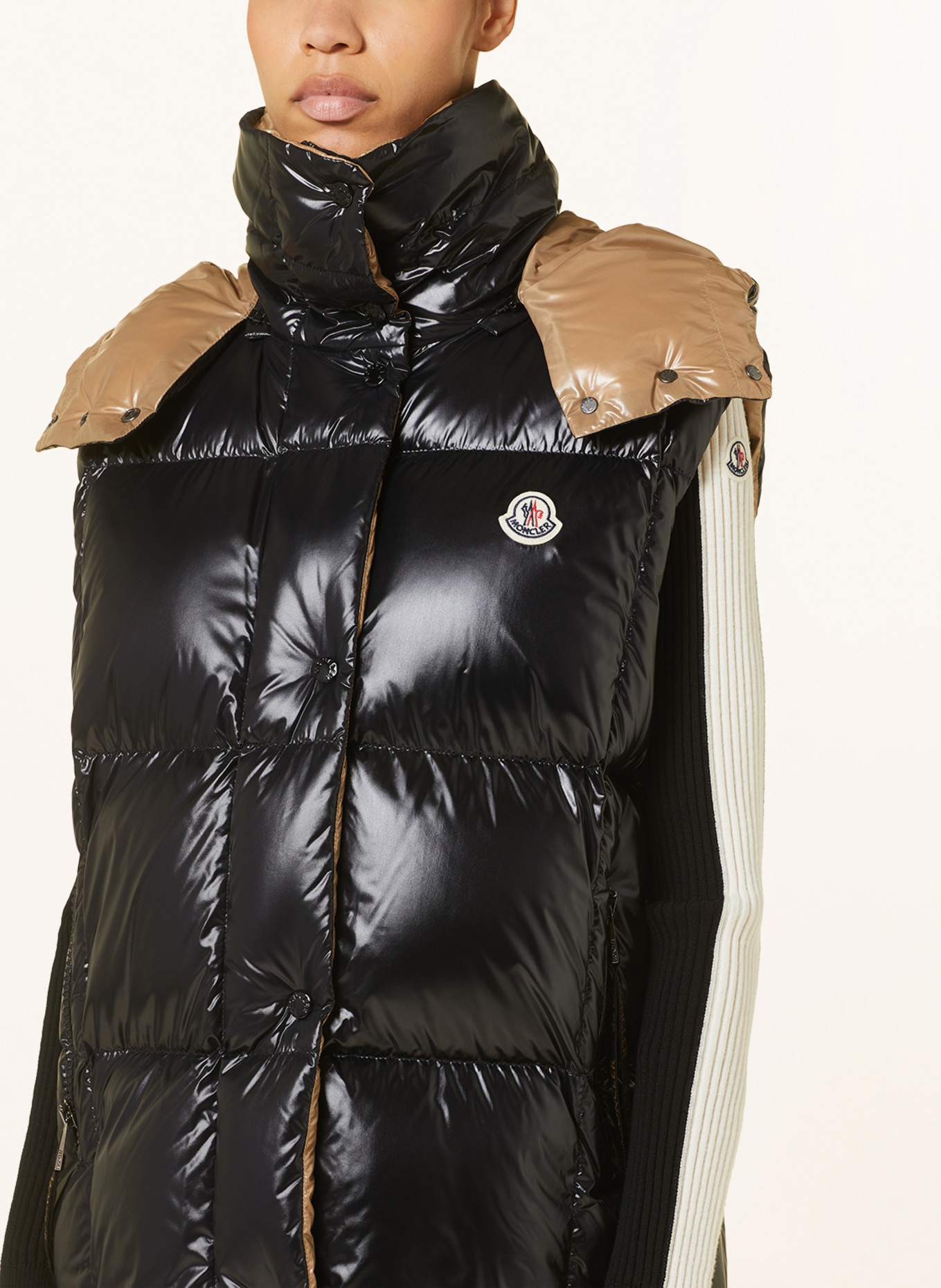 MONCLER Daunenweste LUZULE mit abnehmbarer Kapuze: SCHWARZ