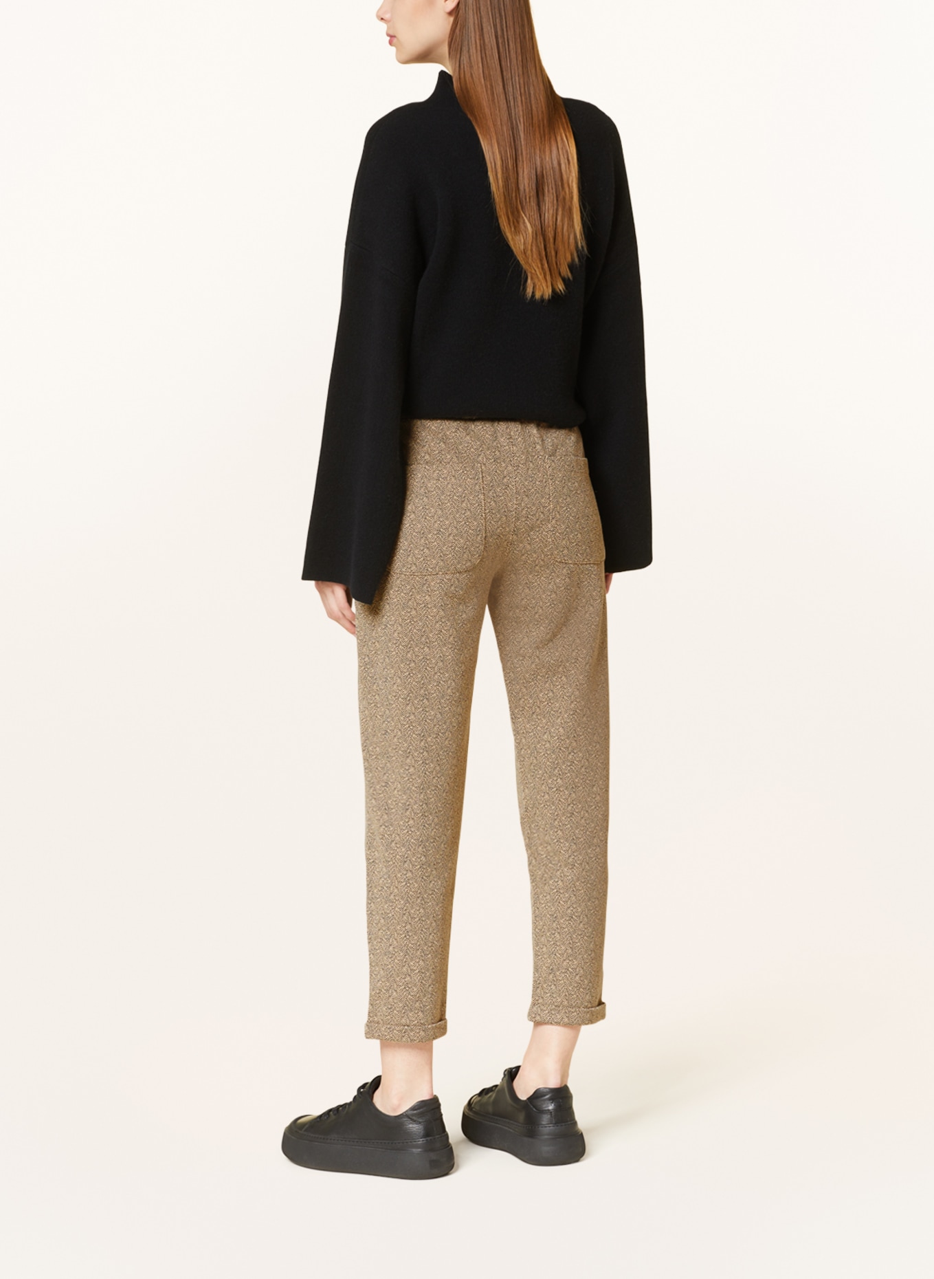 Juvia 7/8 pants MARGIE in jogger style, Color: CAMEL/ BLACK (Image 3)