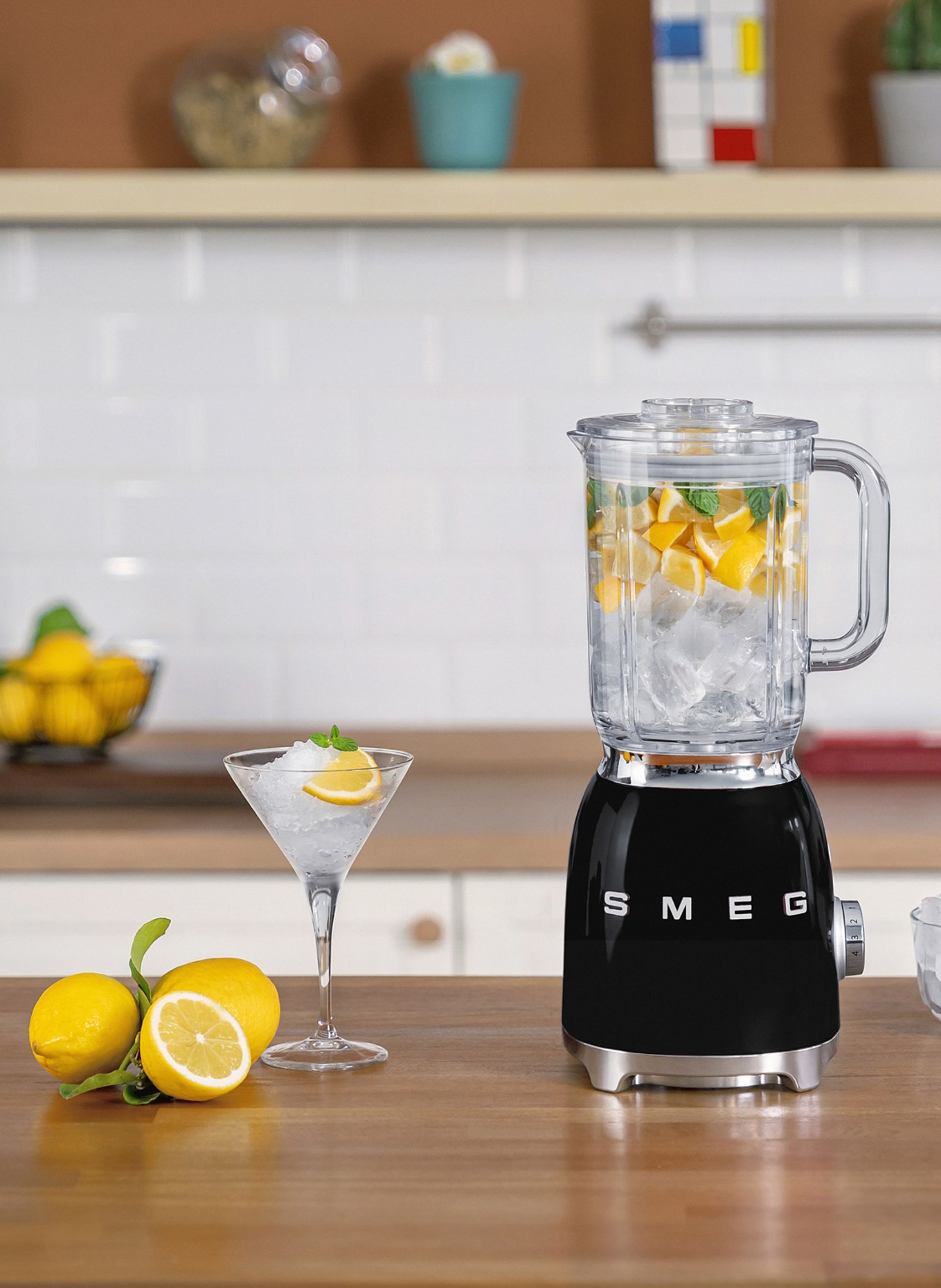 SMEG Mikser kielichowy BLF03: CZARNY